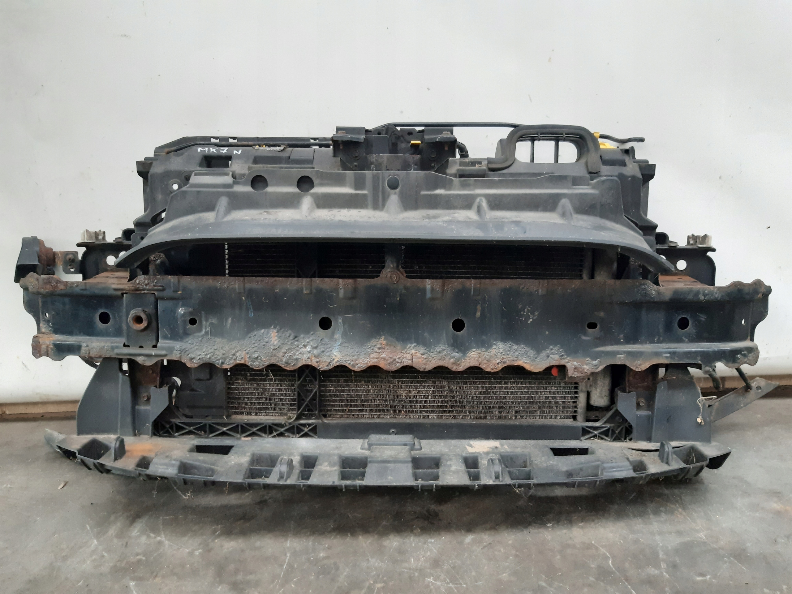 support panel for radiators pillar iron 1,4i Ford Fiesta MK7