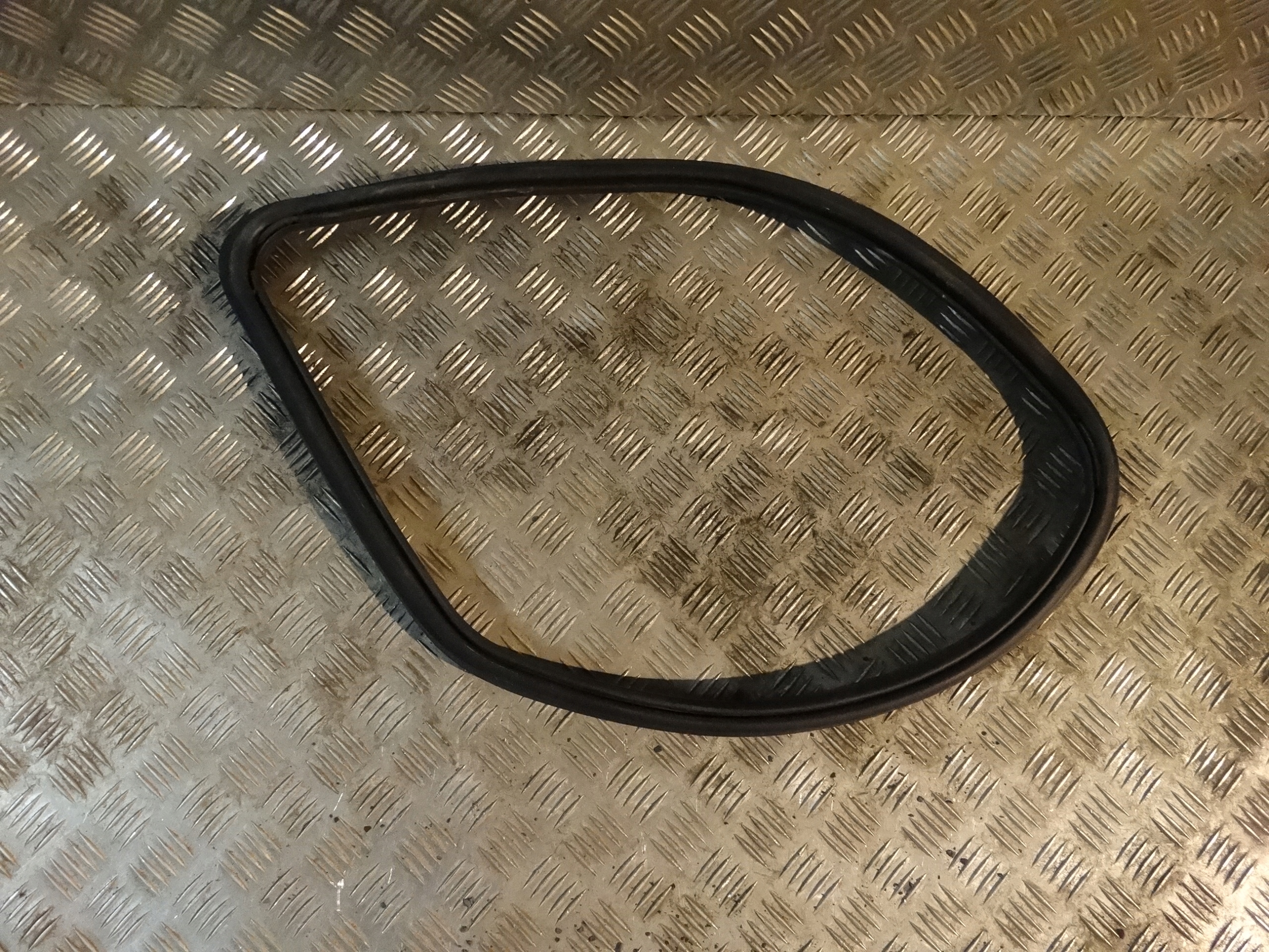 IDEAL gasket windows left rear MERCEDES W166 1