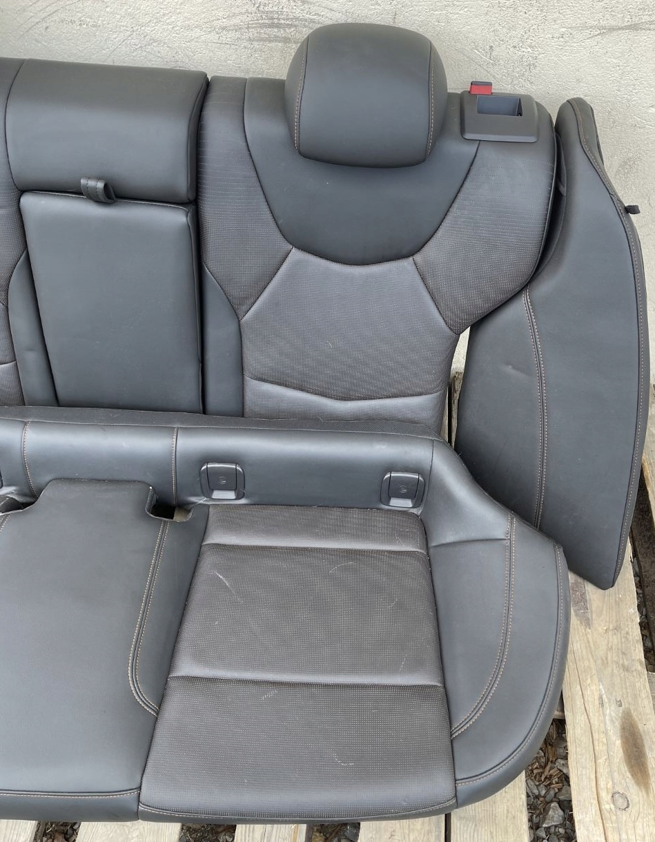O7 CADILLAC CT5 SPORT V 2019 - Sitz hinten heck KOMPLET Leder PERFOROWANA