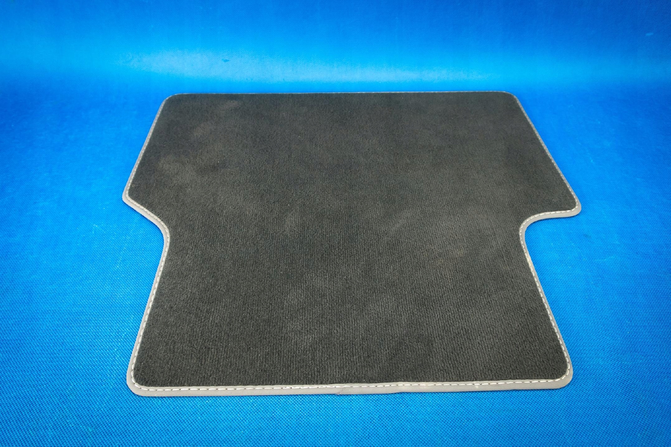 mat left rear part Audi Q3 8U 8U0864450 GXB