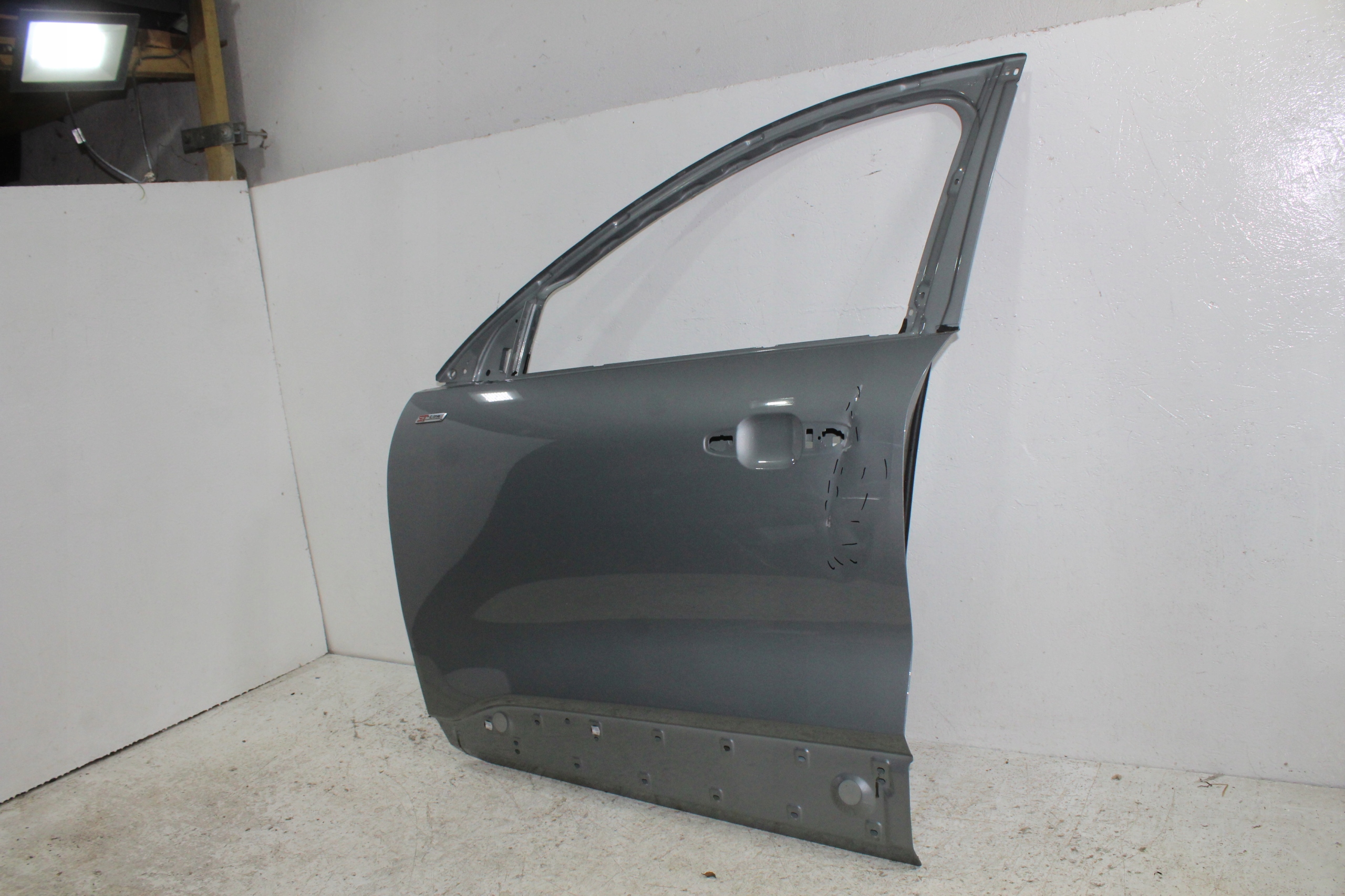 Ford Kuga MK3 door left front front LV4BS20205