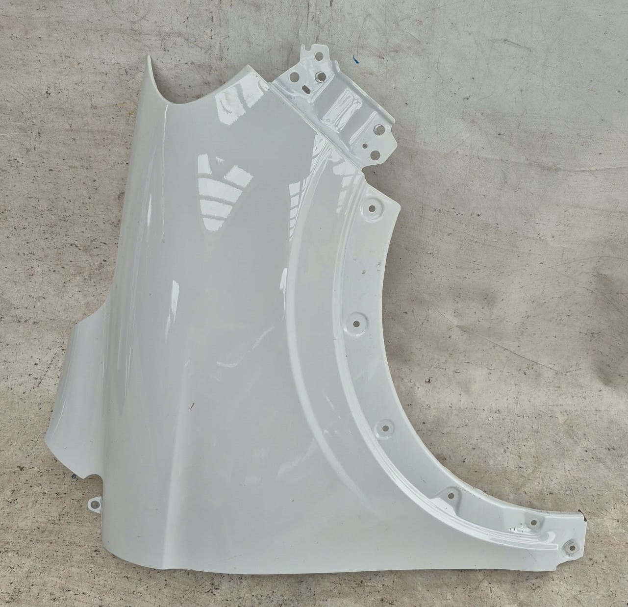 LEAPMOTOR T03 20- fender right front front