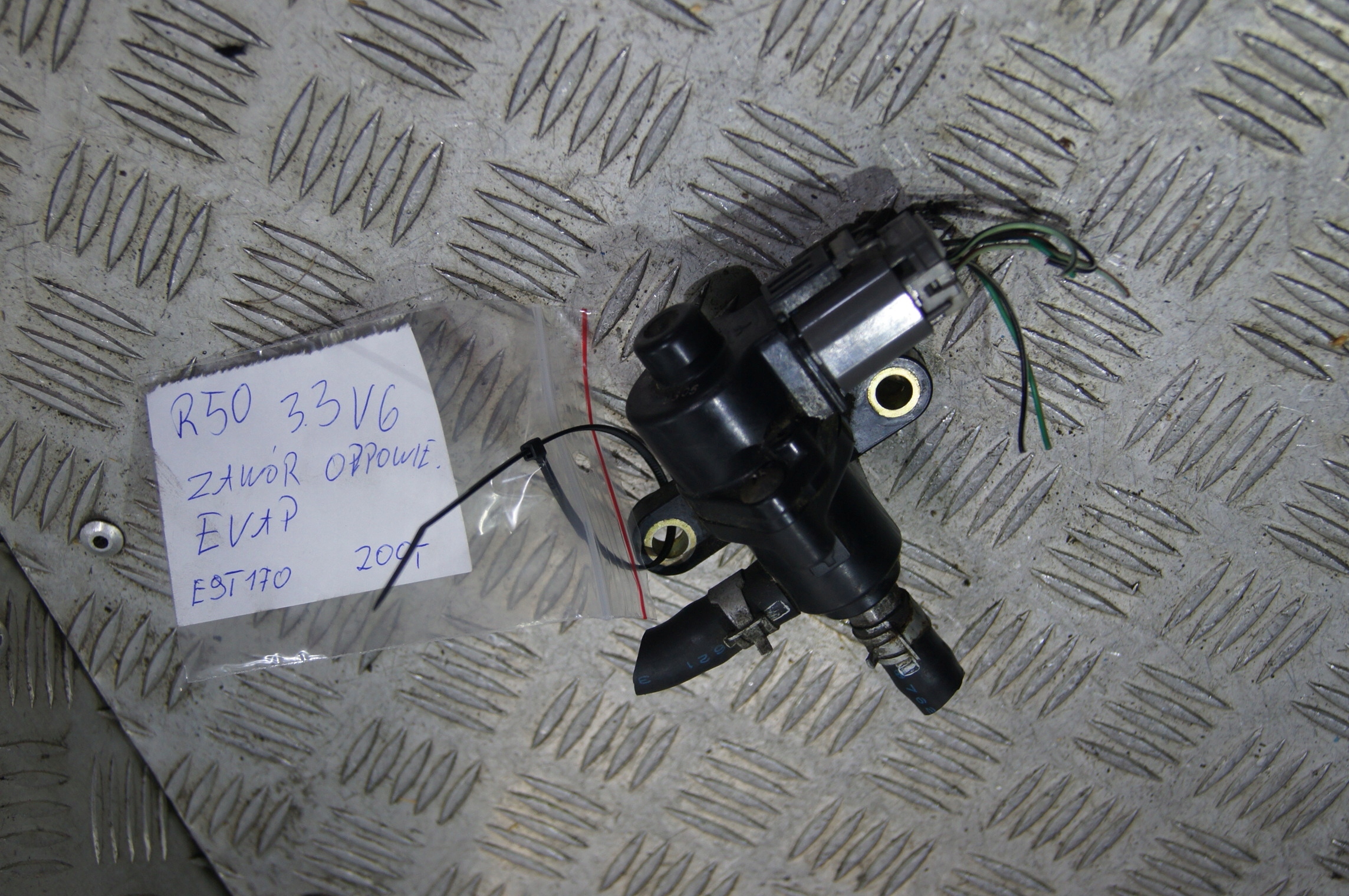 E9T170 - Вентиляційний клапан EVAP Pathfinder R50 3.3 V6