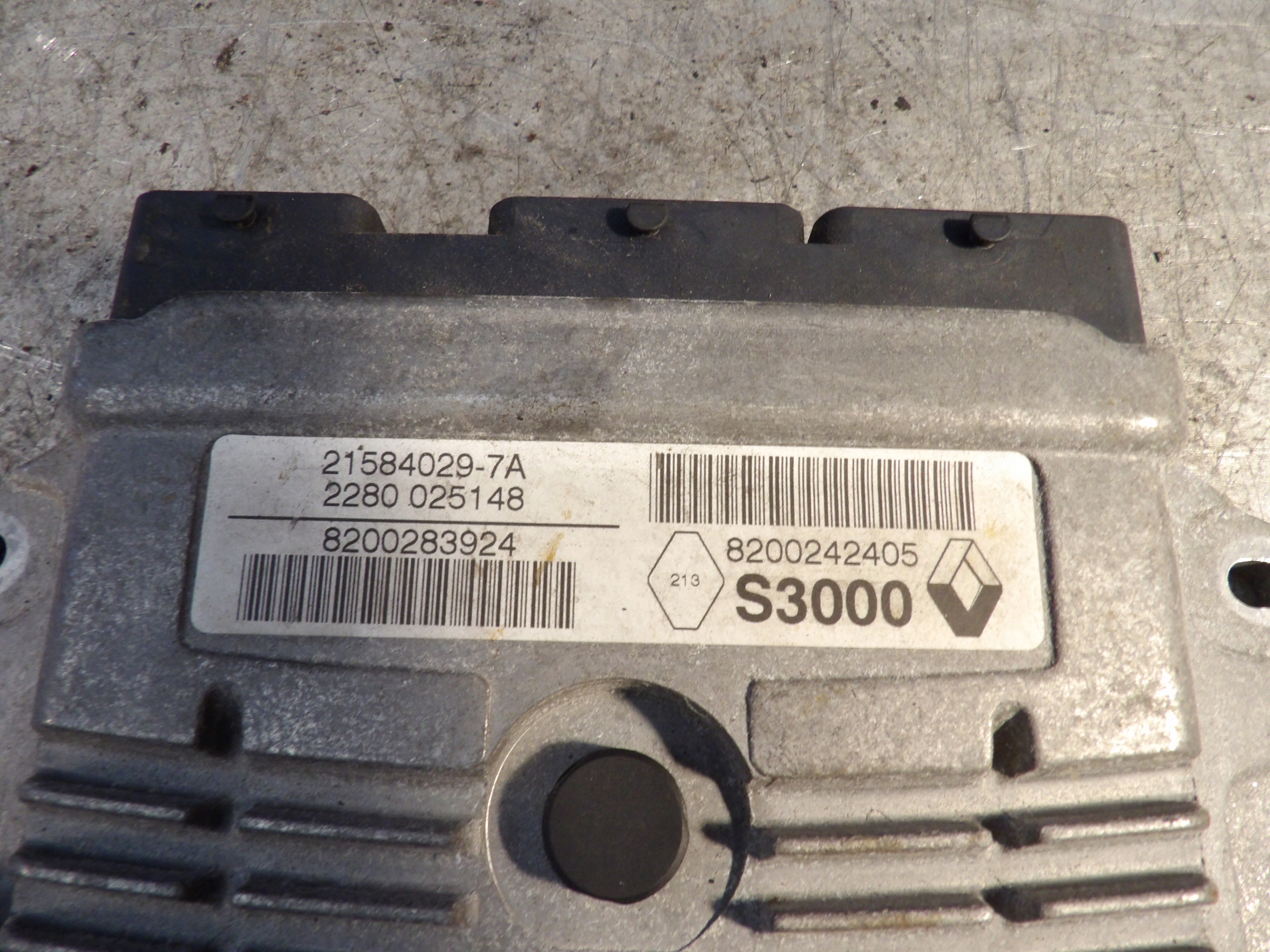 Renault Megane II computer 8200242405 8200283924 S3000 21584029-7A
