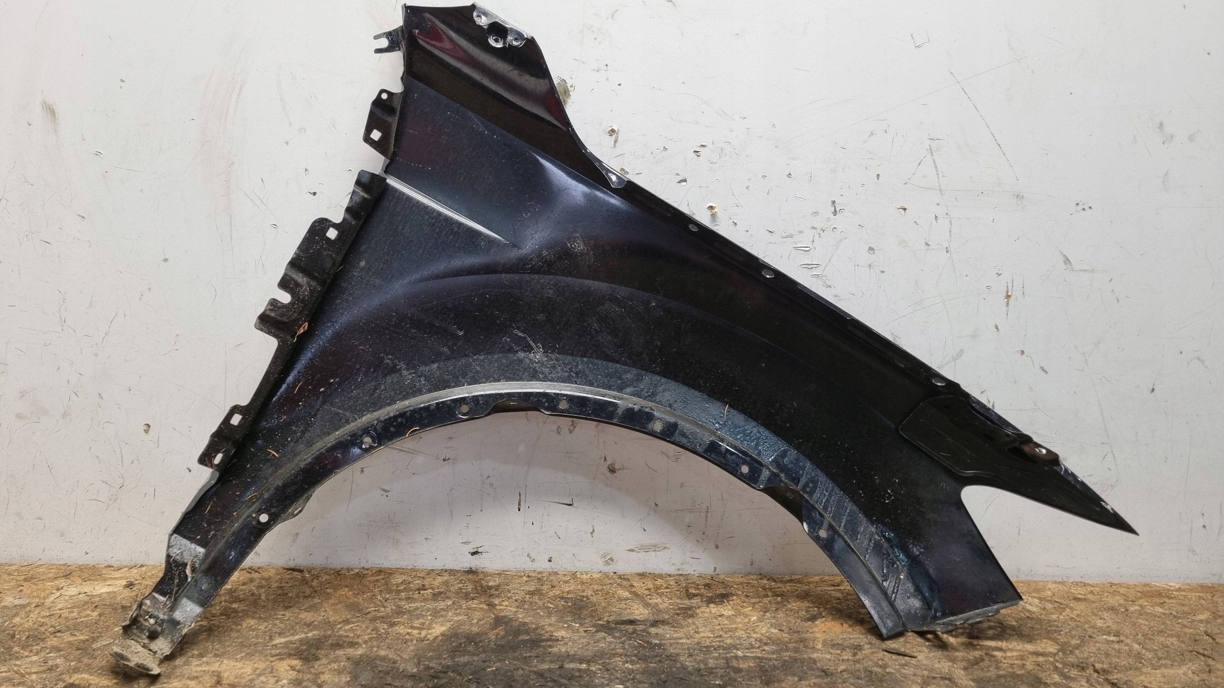 fender front left VW T-ROC 17