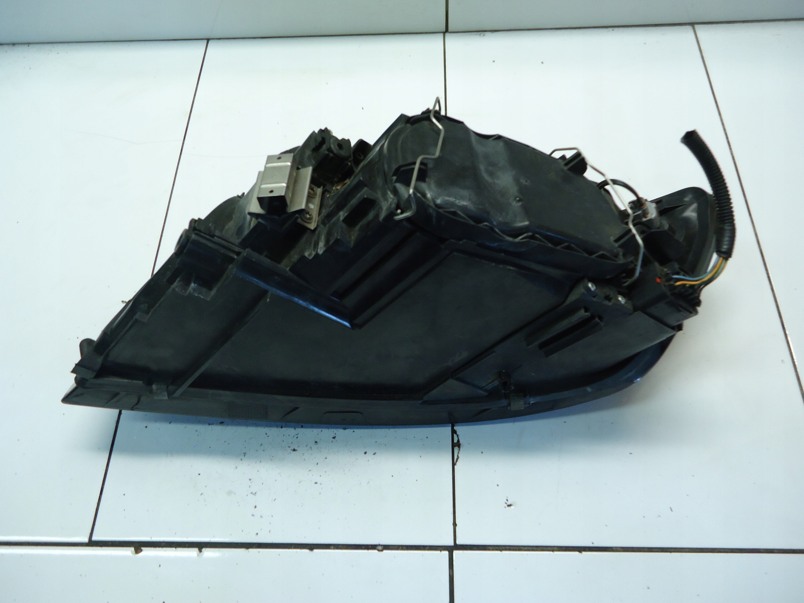 VOLVO V50 light right front front 30698880 UK