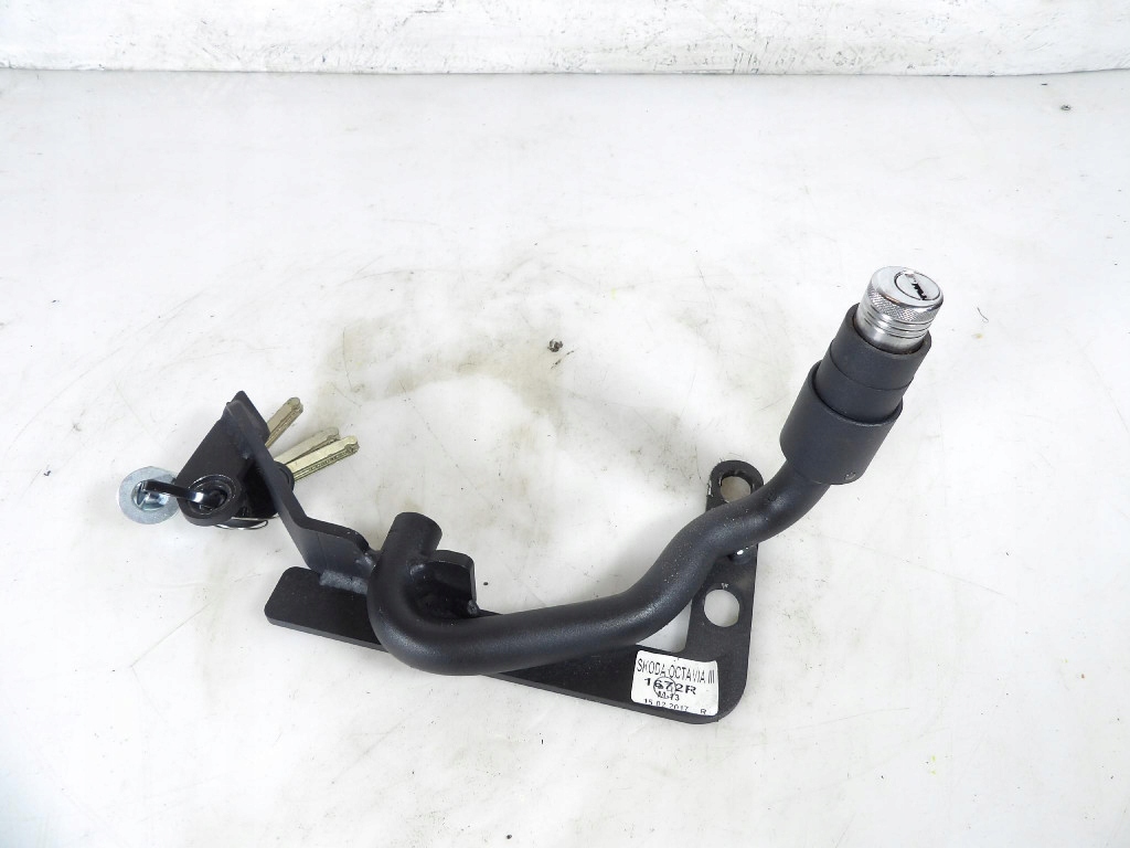 SKODA OCTAVIA III 3 blocking of a trim