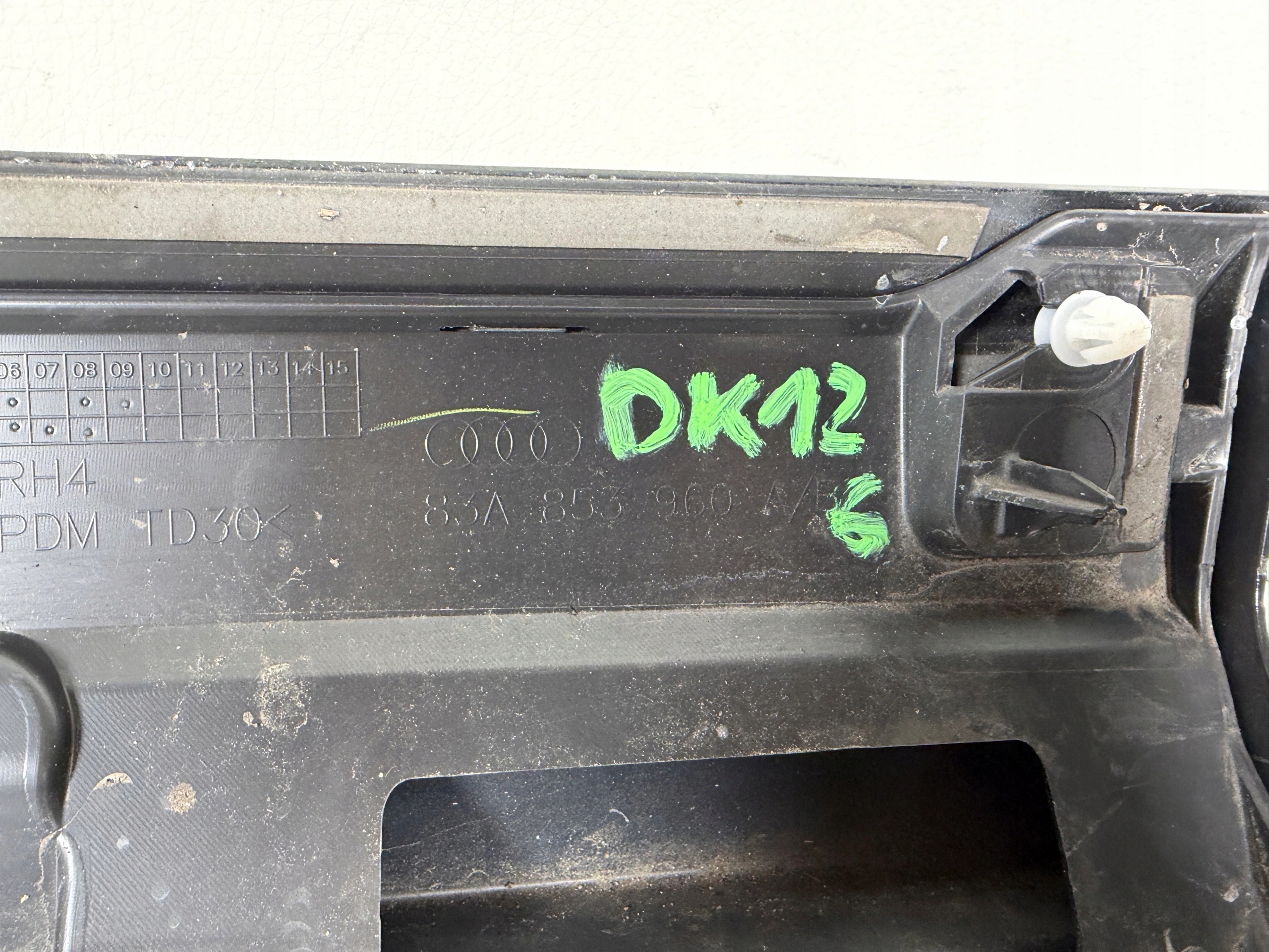 Audi Q3 II moulding door front 83A853960A/B