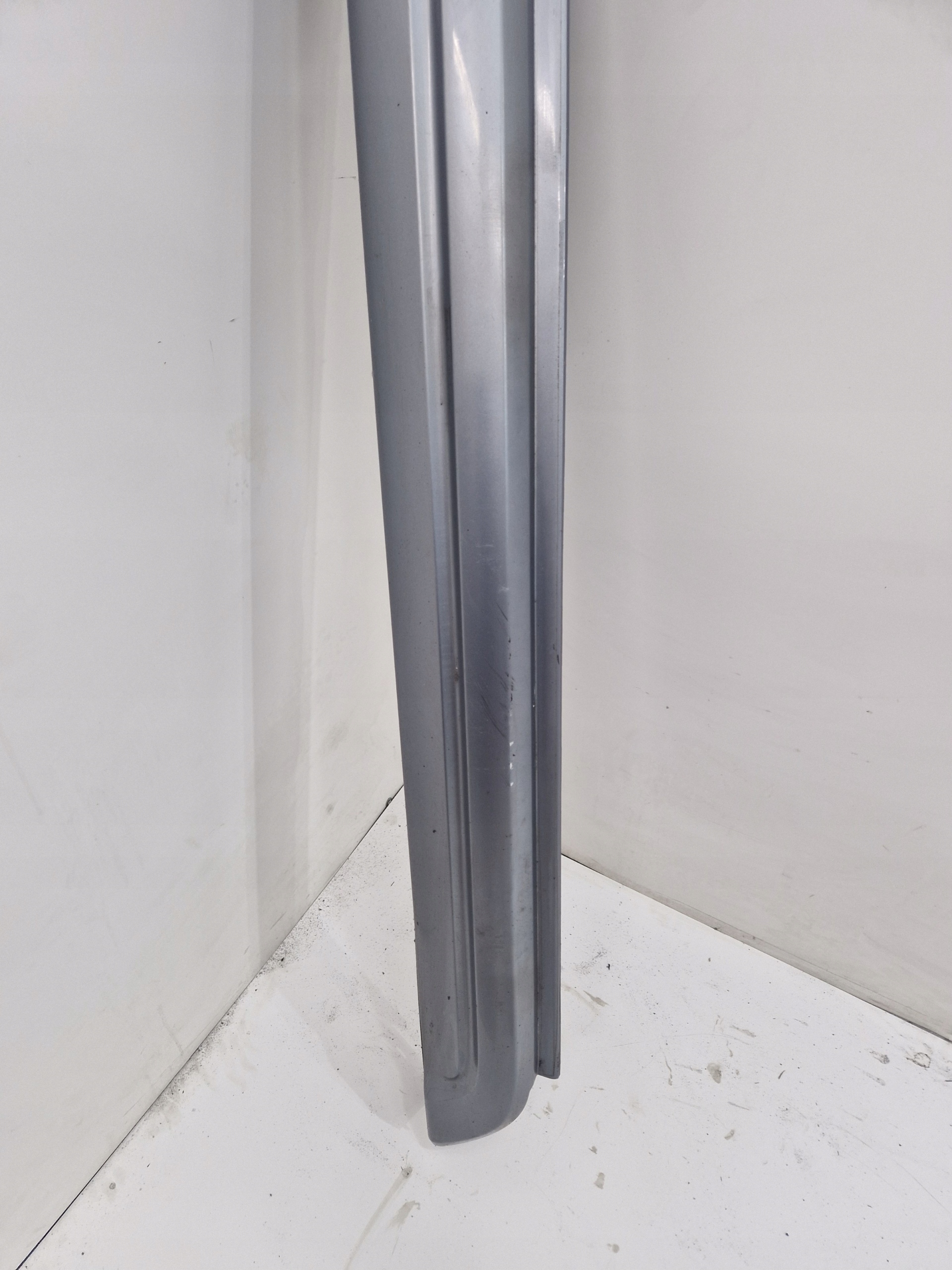 moulding threshold right BMW X3 E83 M PAKIET A08/7