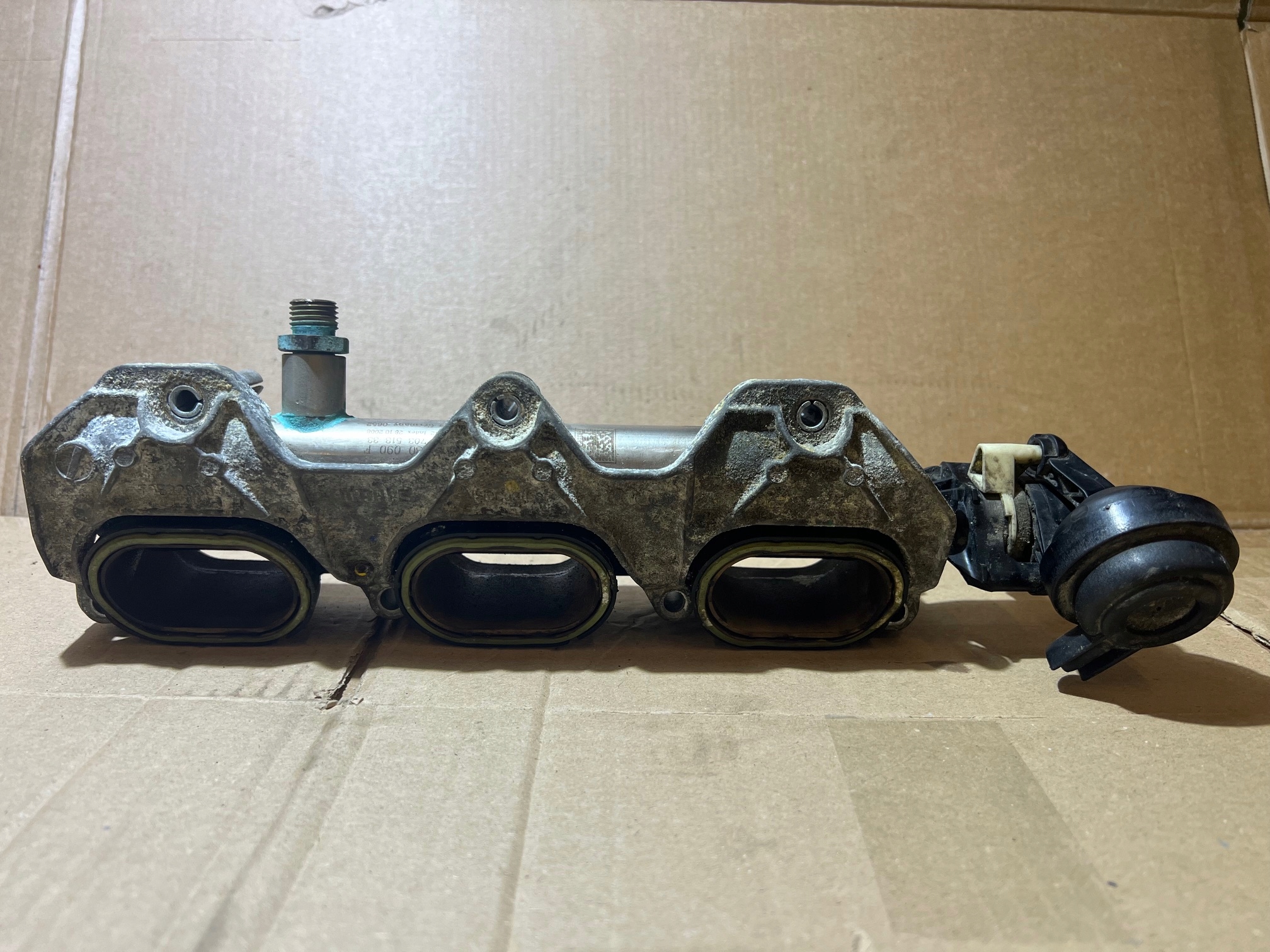 AUDI A8 D4 3.0 TFSI intake manifold right 06E133110AL