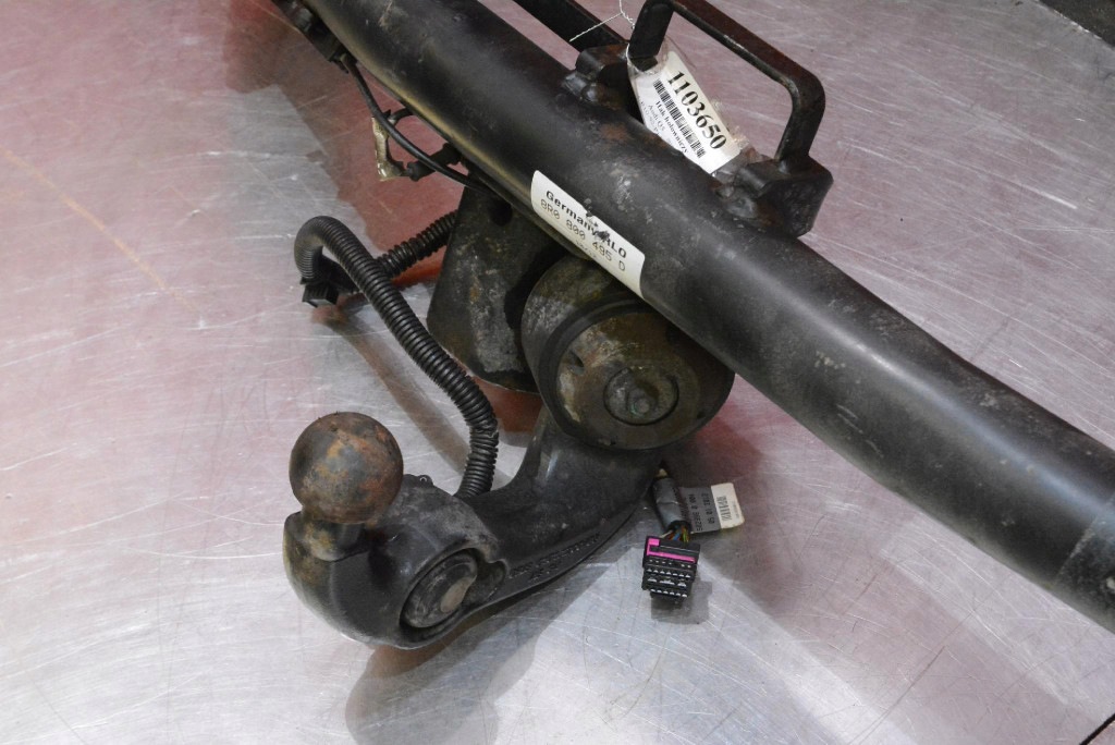 tow 8R0800495D AUDI Q5 8R 12-17