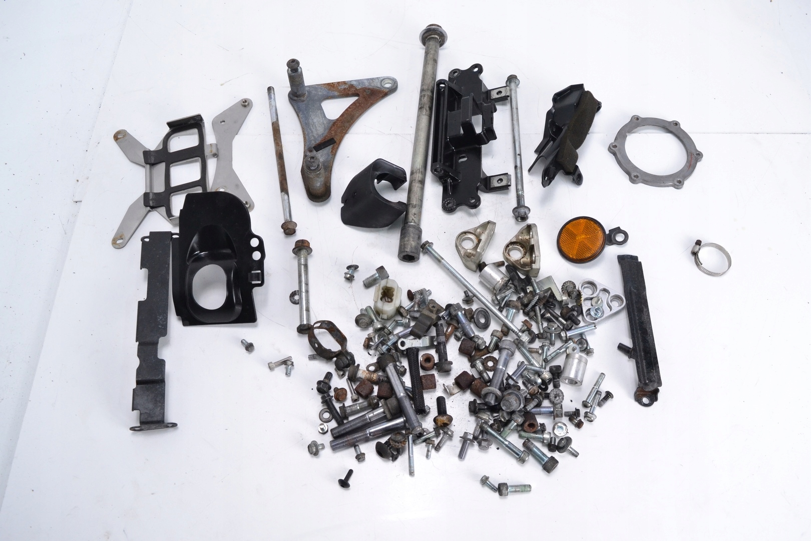 Śruby stelaż wypełnienie YAMAHA FJR 1300 16-