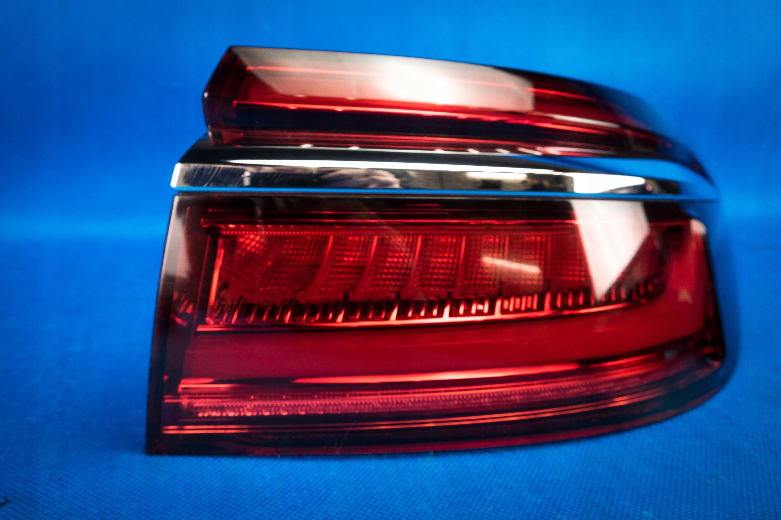 light rear blotnikowa right Audi A8 4N 4N0945070A