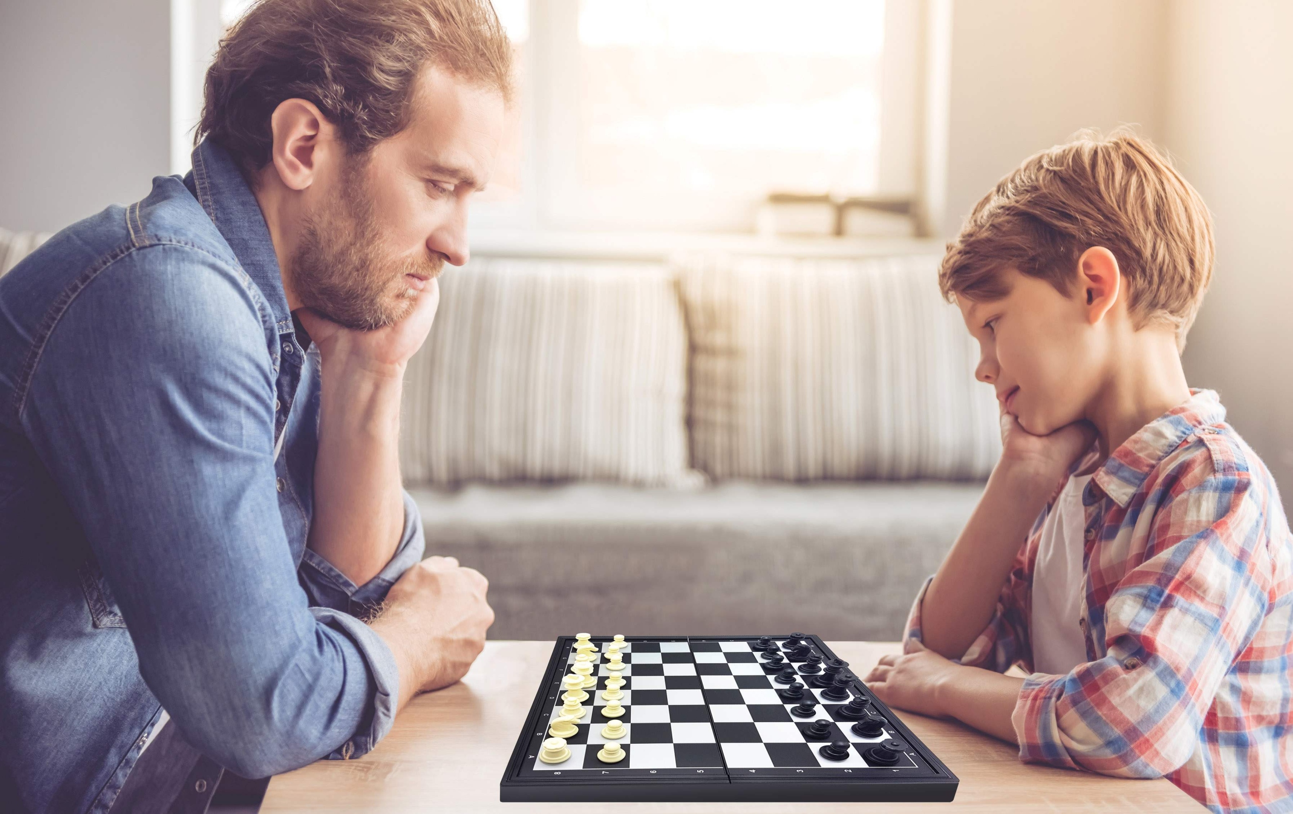 Magnetyczna, składana gra w szachy Wiek gracza 5-7 lat 8-11 lat 12-14 lat 15-18 lat 18+