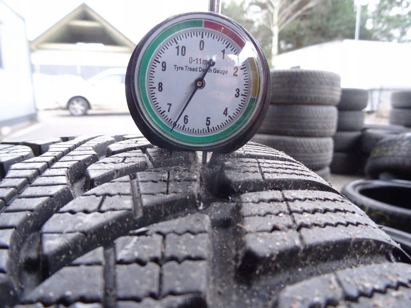 OPONY BRIDGESTONE BLIZAK 215/45/20 6,3 MM 13 ROK Model BLIZZAK