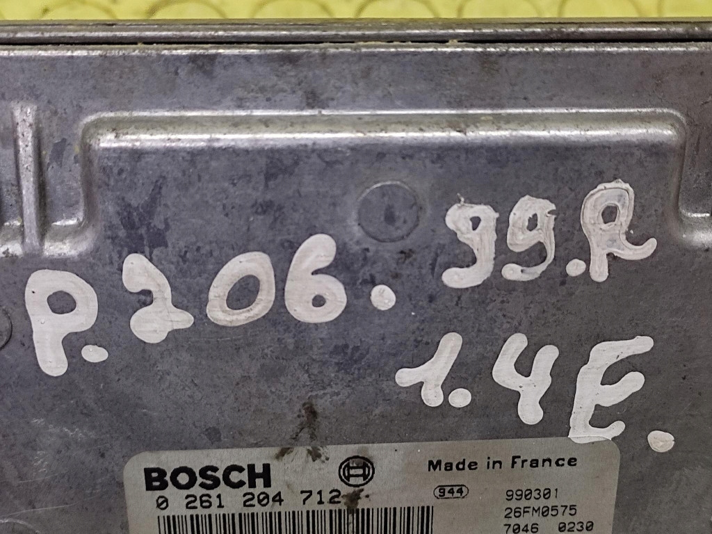 PEUGEOT 206 1.4 control unit of the engine 0261204712