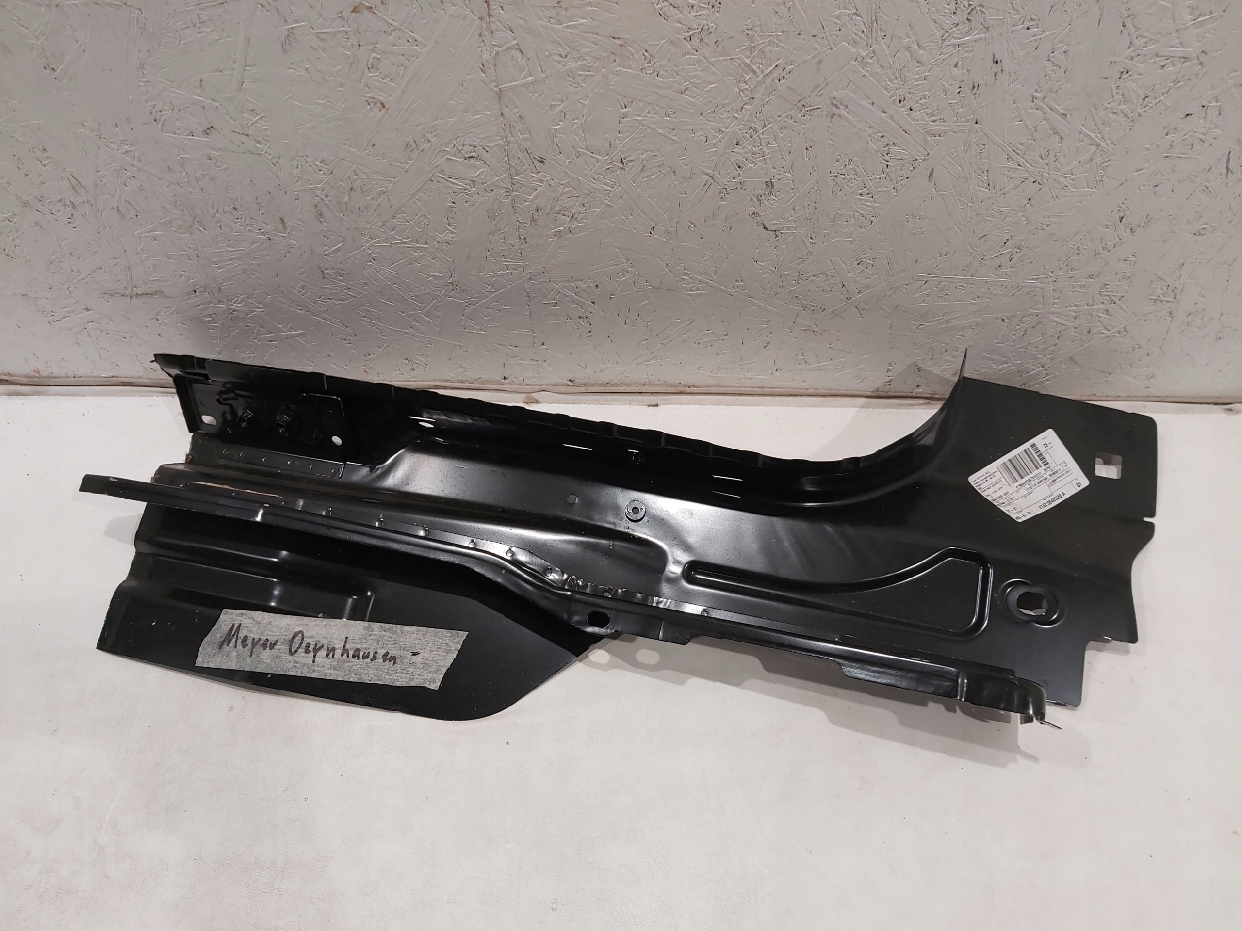 PAS TYŁ WZMOCNIENIE FORD EDGE FT4B-R40320-AV Producent części Ford OE