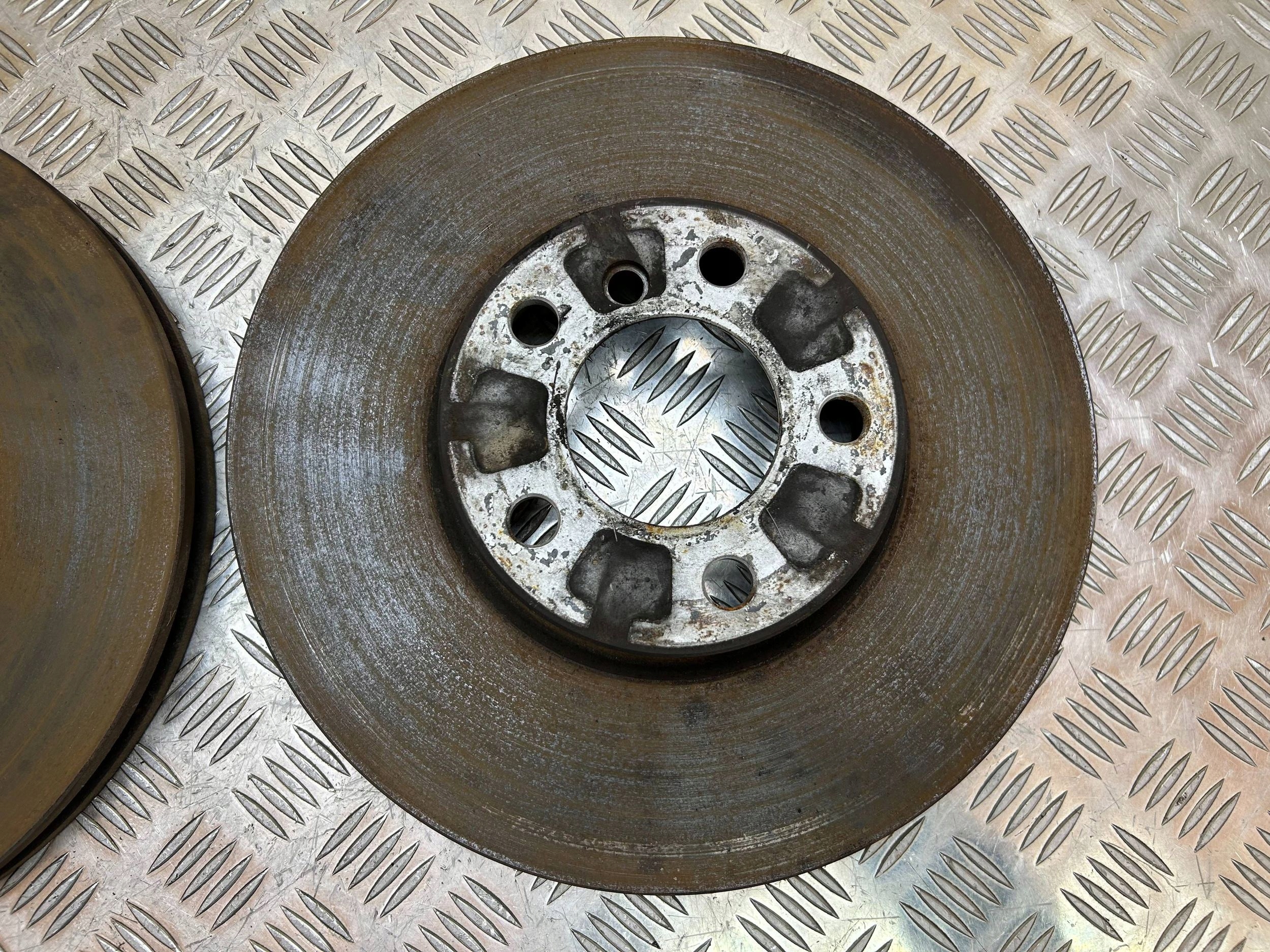 discs brake front BMW X5 F15 2015 330 mm