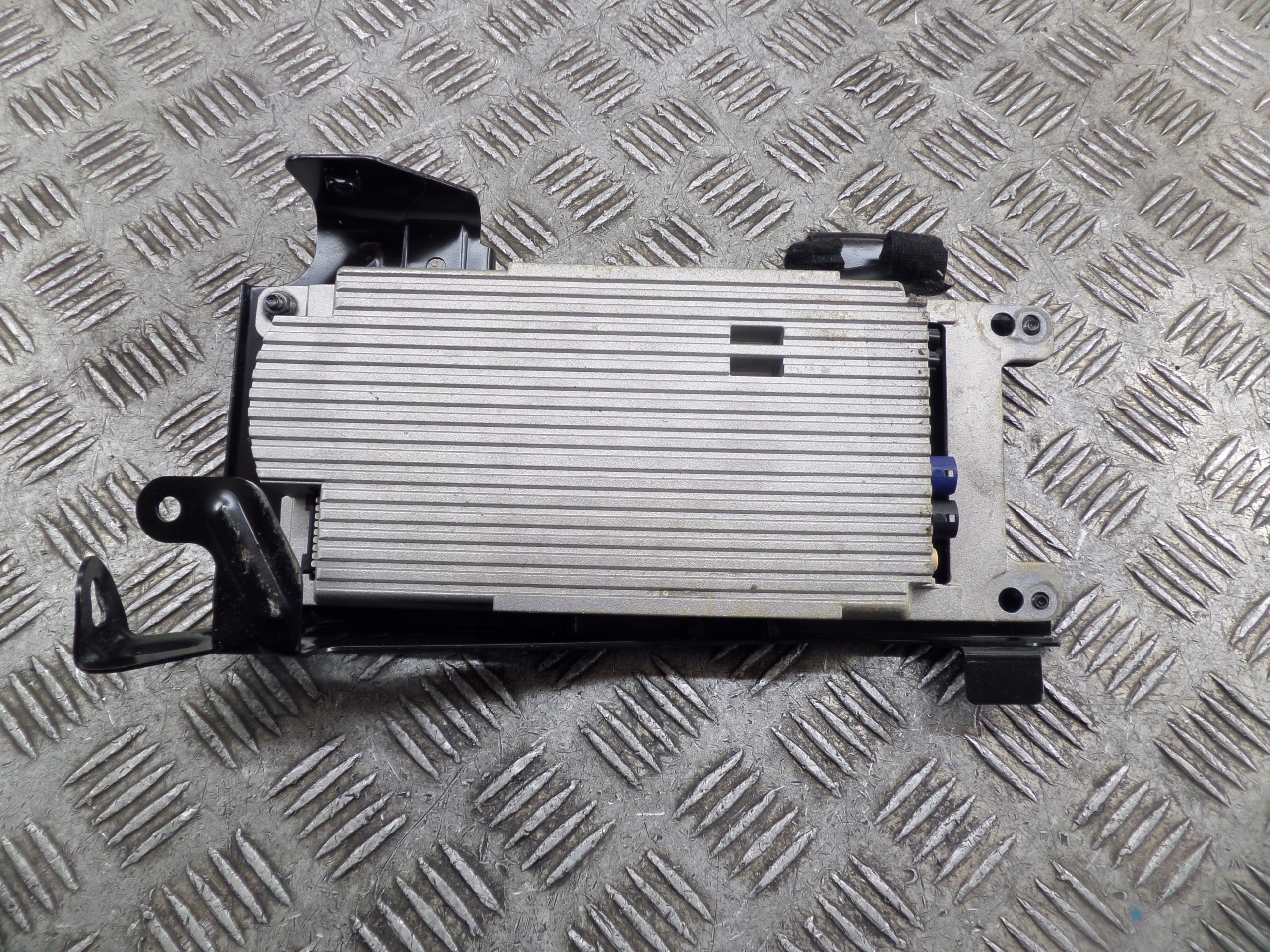 BMW 6 F12 F13 module control unit COMPBOX OE 9251737 -01