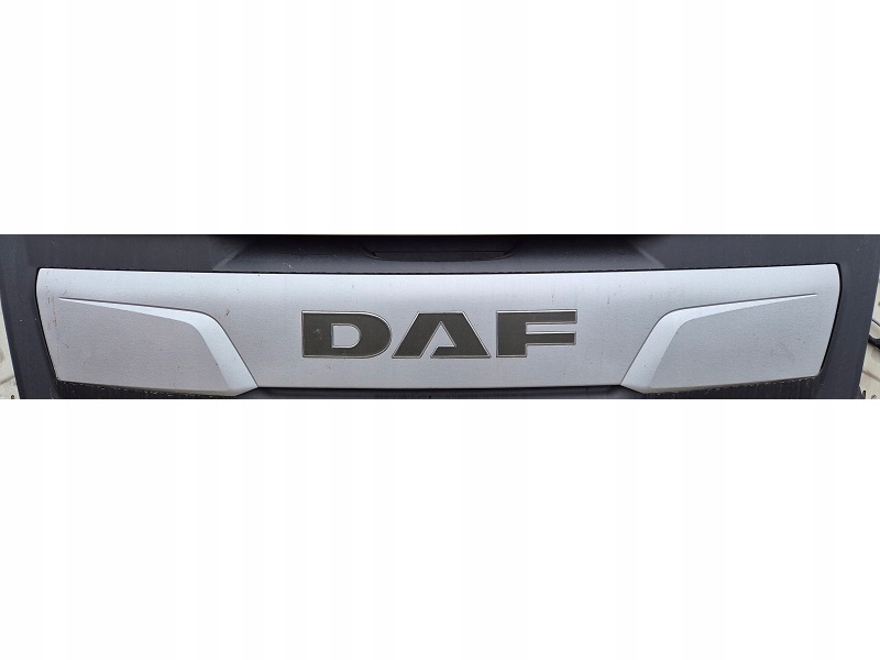 EMBLEMAT ZNACZEK NAPIS LOGO LISTWA MASKI ATRAPY DAF XF 106 EURO 6 LIFT