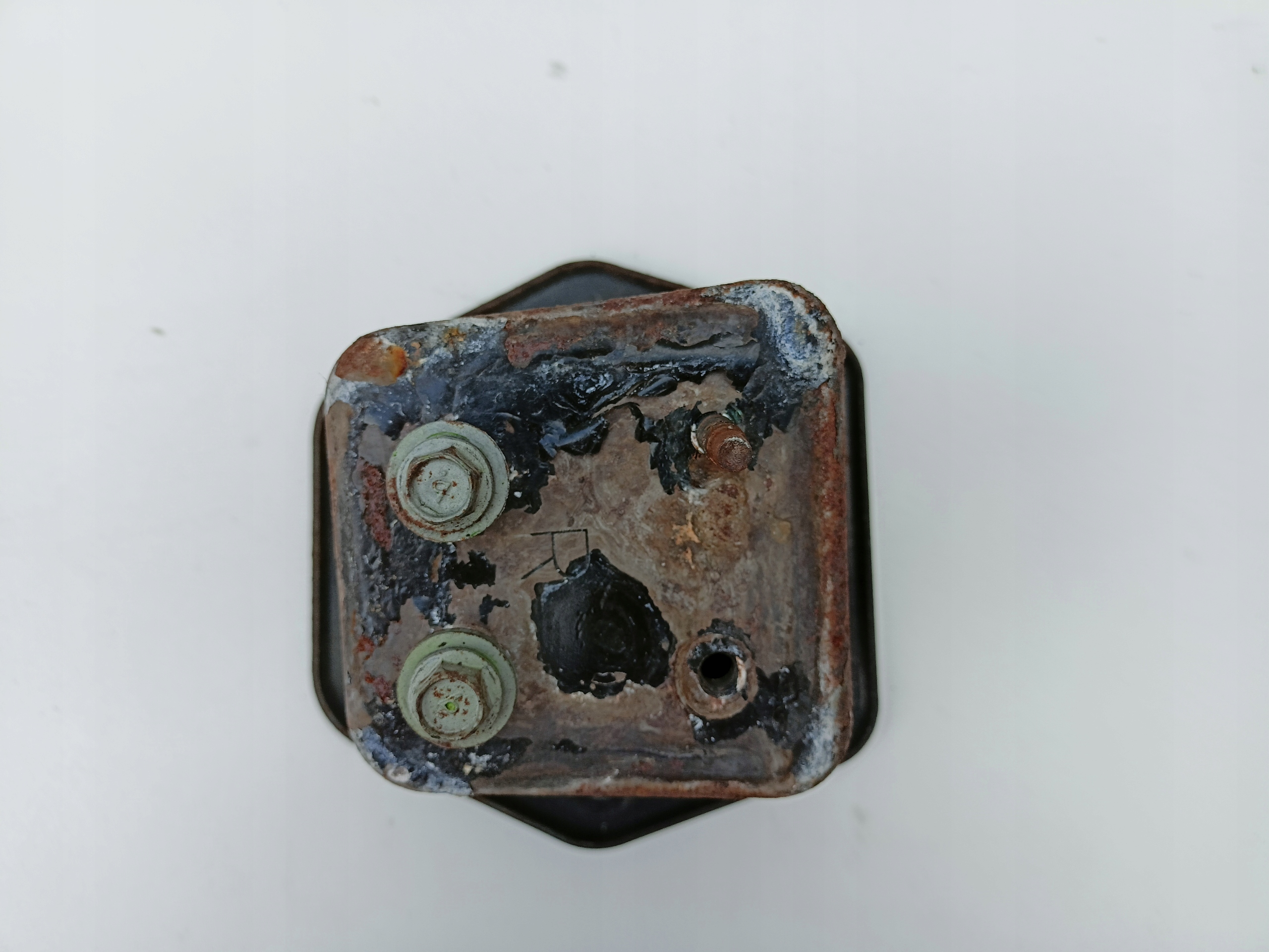 INFINITI Q50 STREFA ZGNIOTU TYŁ PRAWA TYLNA Strona zabudowy tył