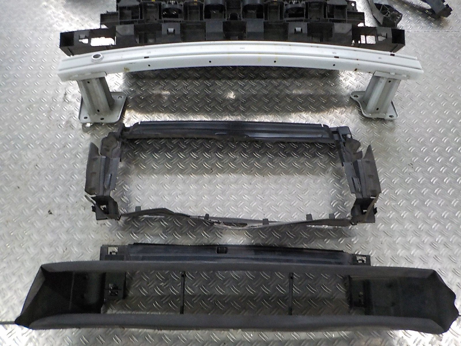 Renault Trafic III 2.0 19- PRZÓD KOMPLETNY Numer katalogowy części Renault Trafic III 2.0 19- PRZÓD KOMPLETNY