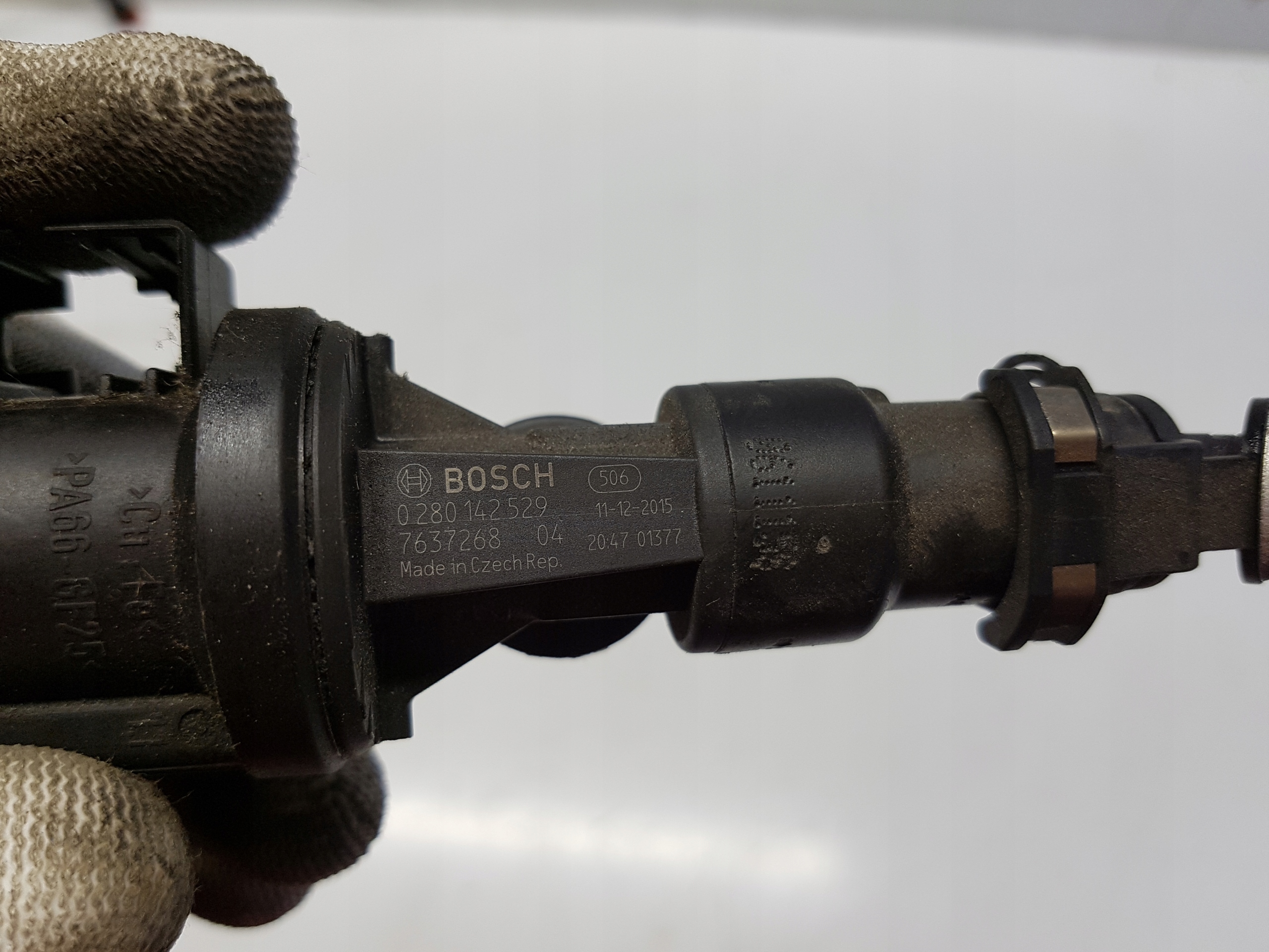 BMW I3 I01 SENSOR ODPOWIETRZAJACY TANK 7637268