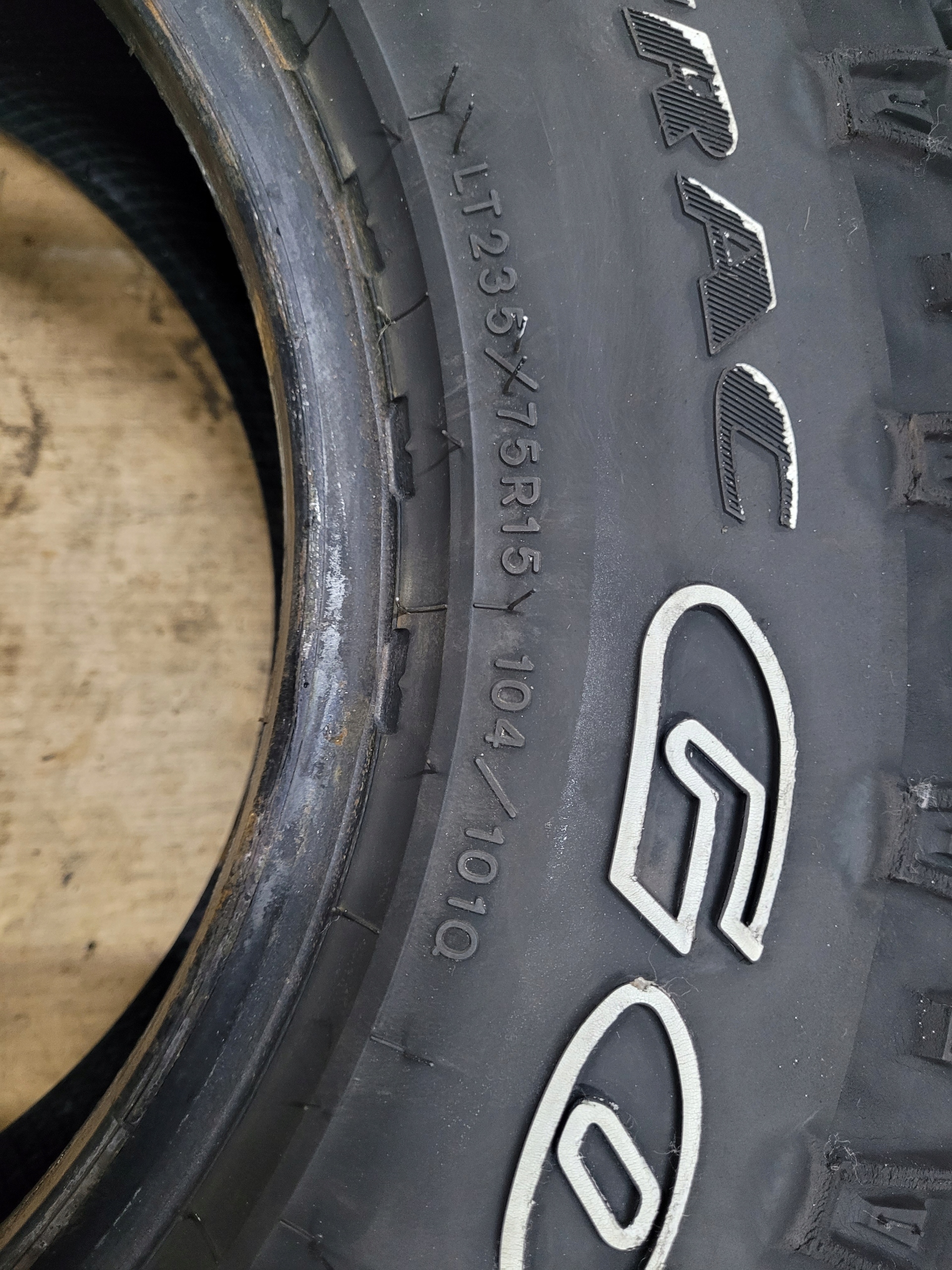 opony GOODYEAR WRANGLER DURATRAC 235/75 R15 Rok produkcji 2018