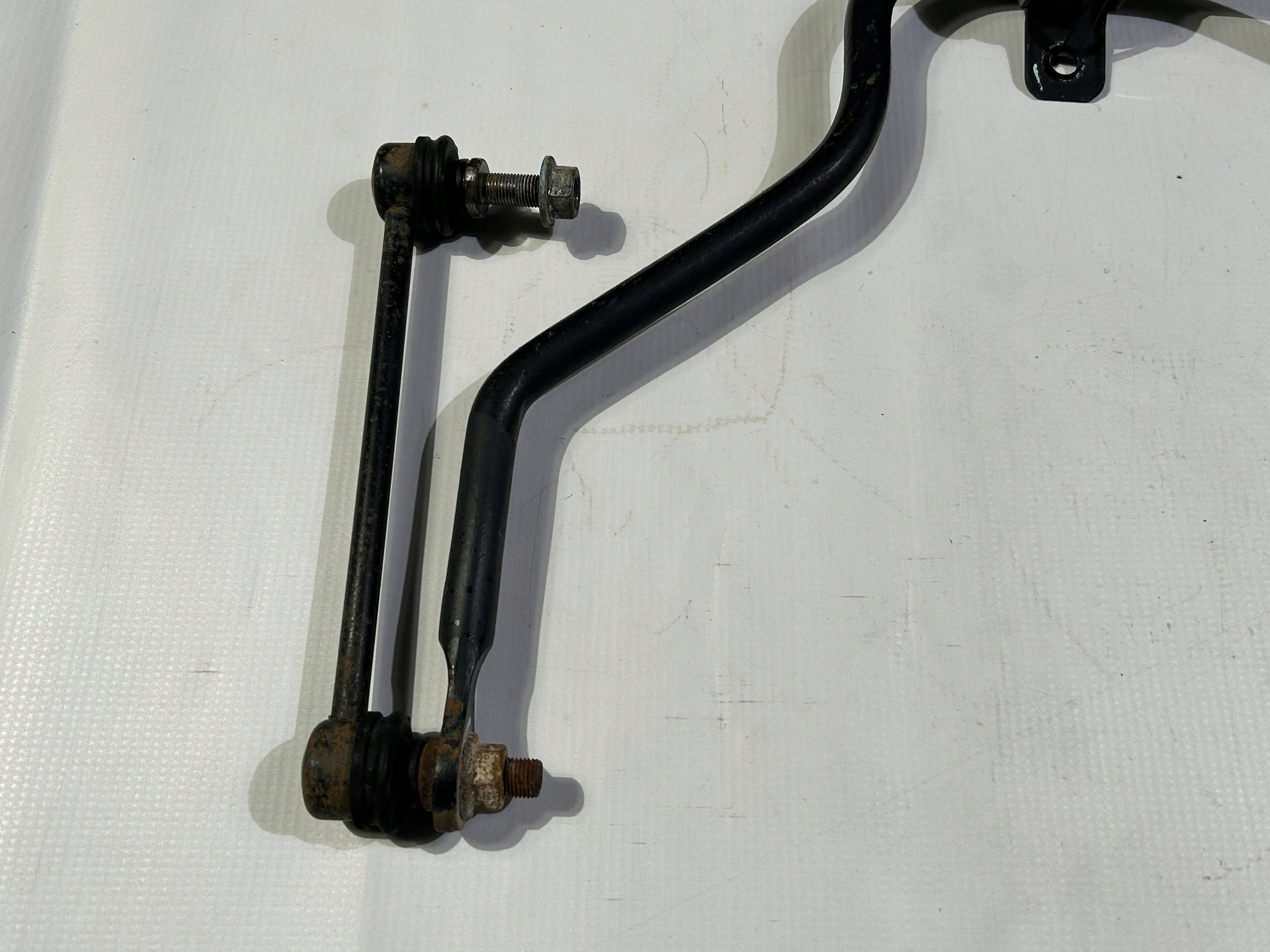 stabilizer rod rear part rear Nissan Titan 2016r