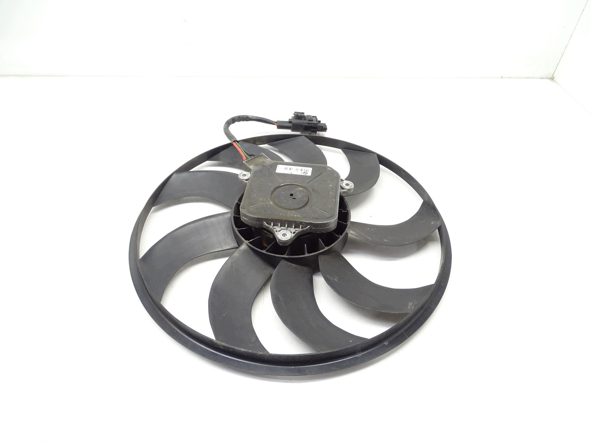 ventilátor chladiče BMW F30 8641946