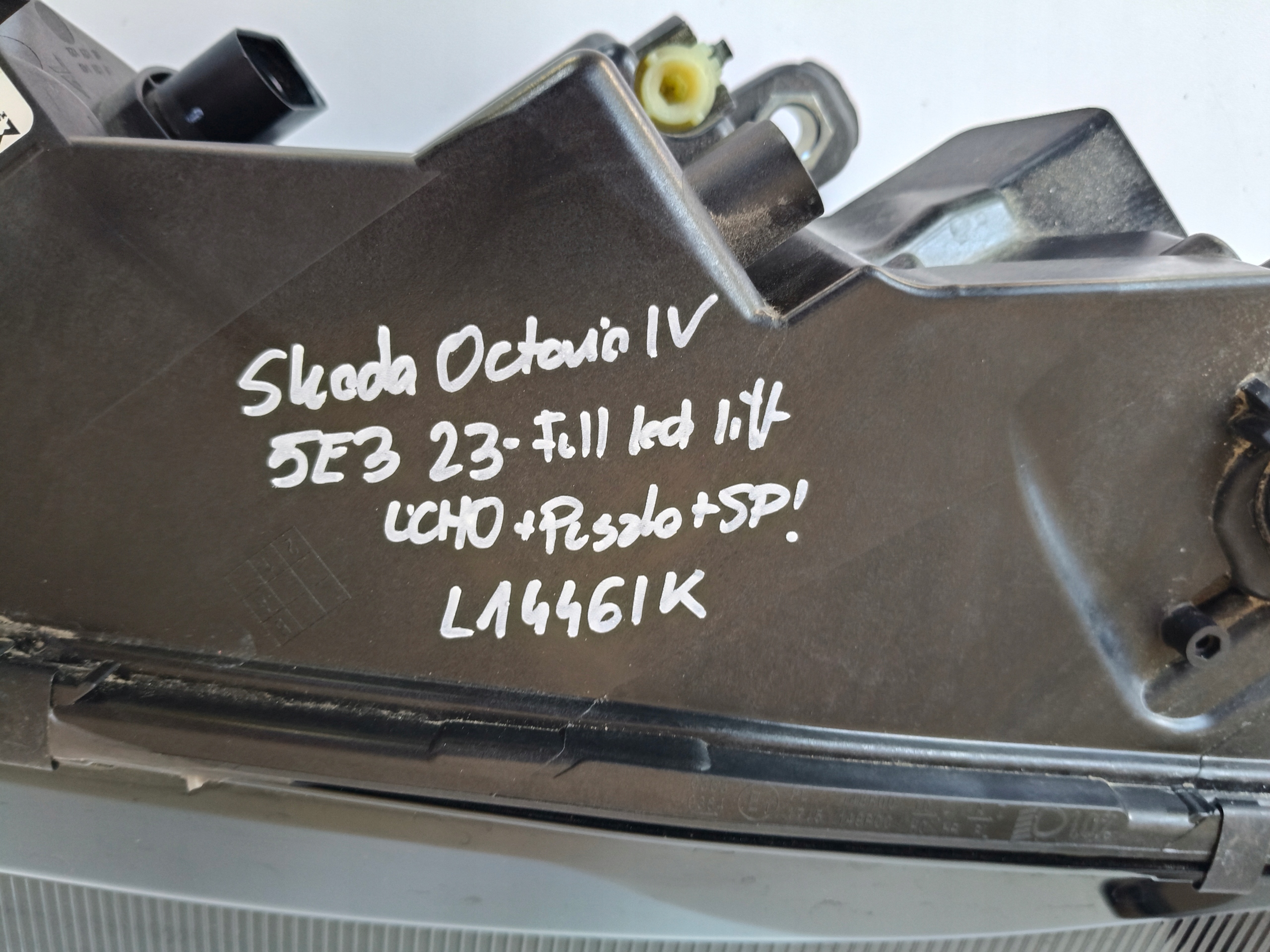 light left REFLEKTOR SKODA OCTAVIA IV 4 5E3 23- LIFT FULL LED