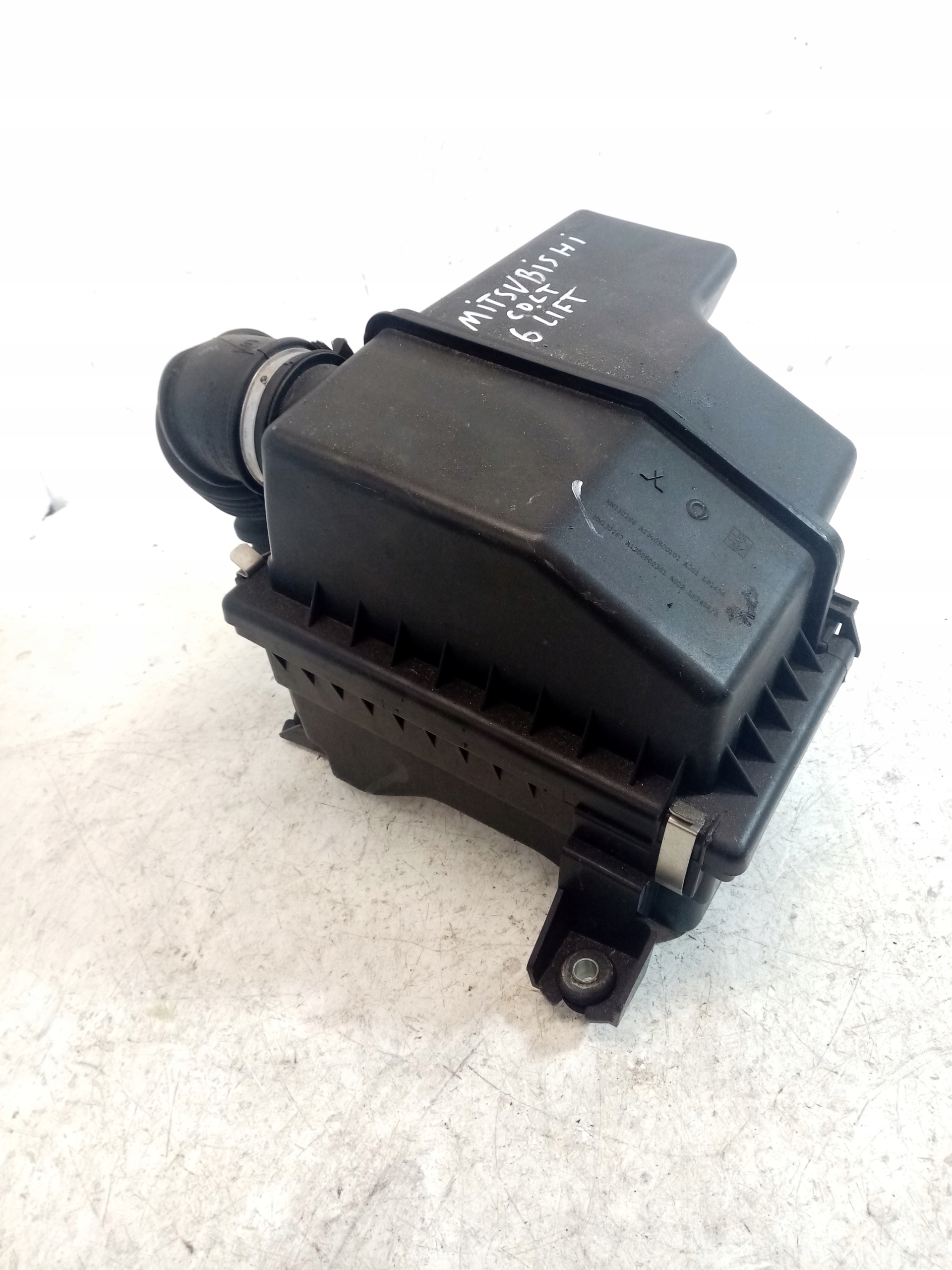 Gehäuse filter luft MITSUBISHI COLT 6 1.3 b MN130286