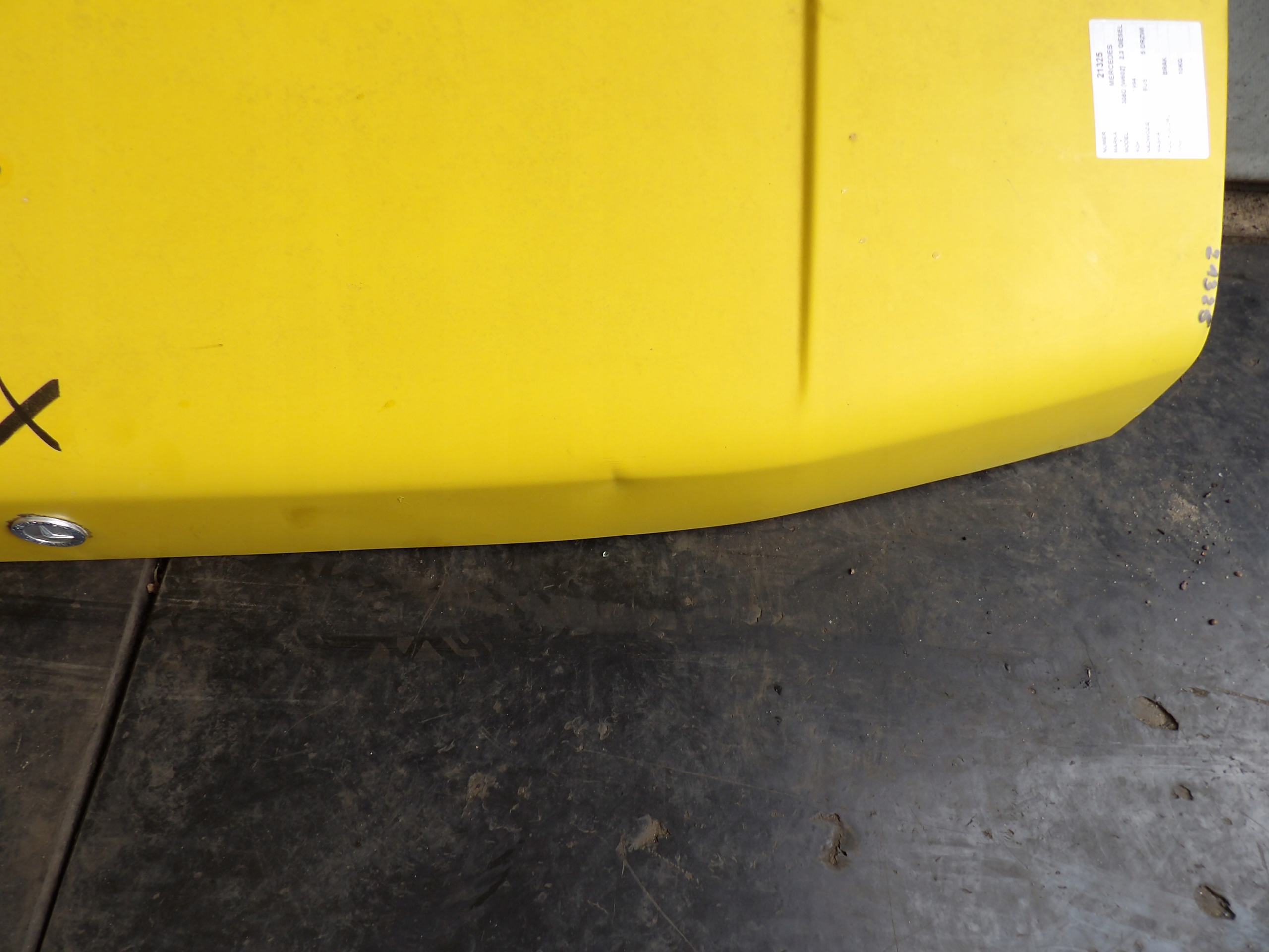 Mercedes T1 308D, 207, 307 cofano