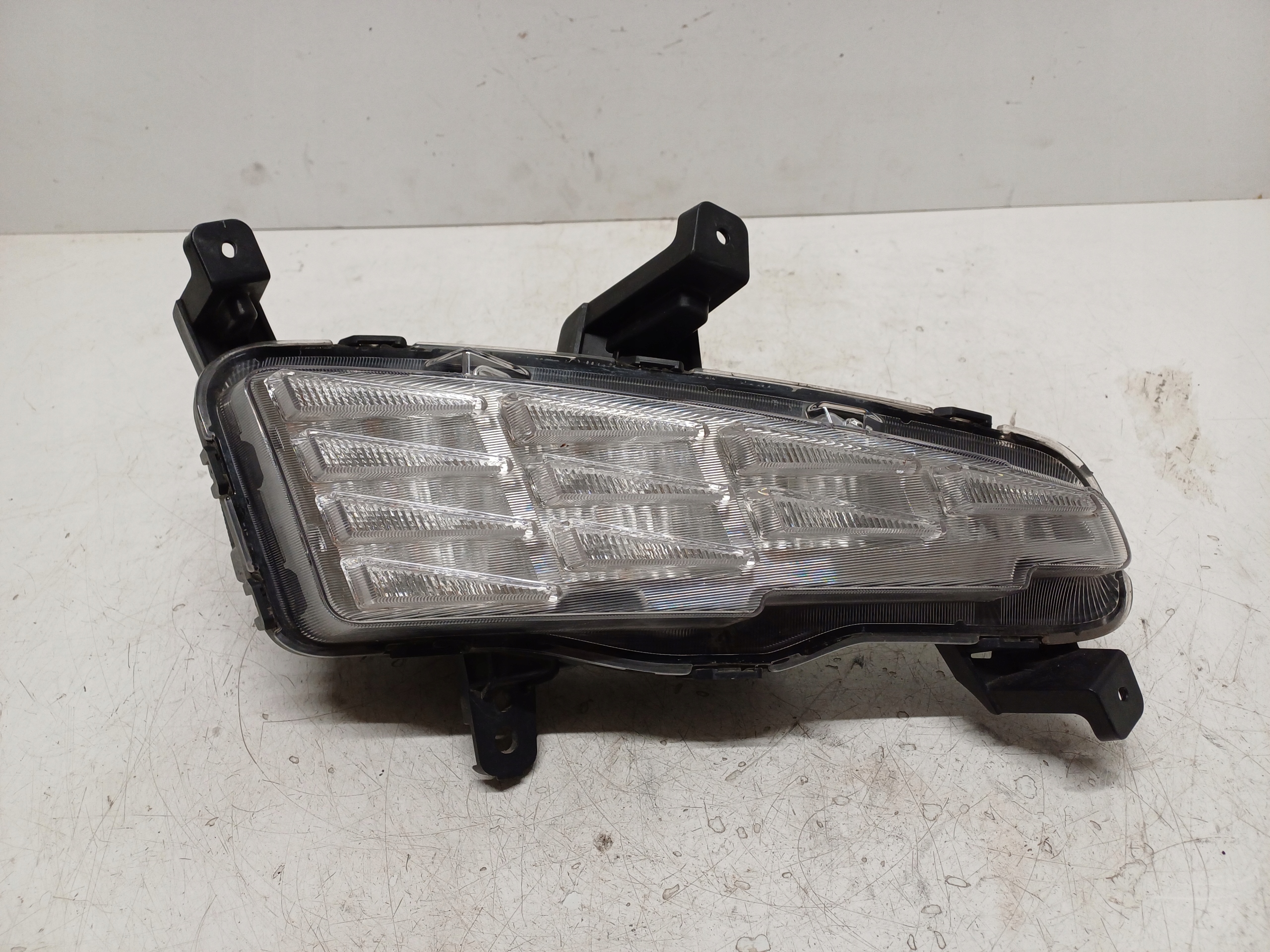 HYUNDAI I30 III 3 LIFT 20- HALOGEN PRAWY LED DRL 92208G4600