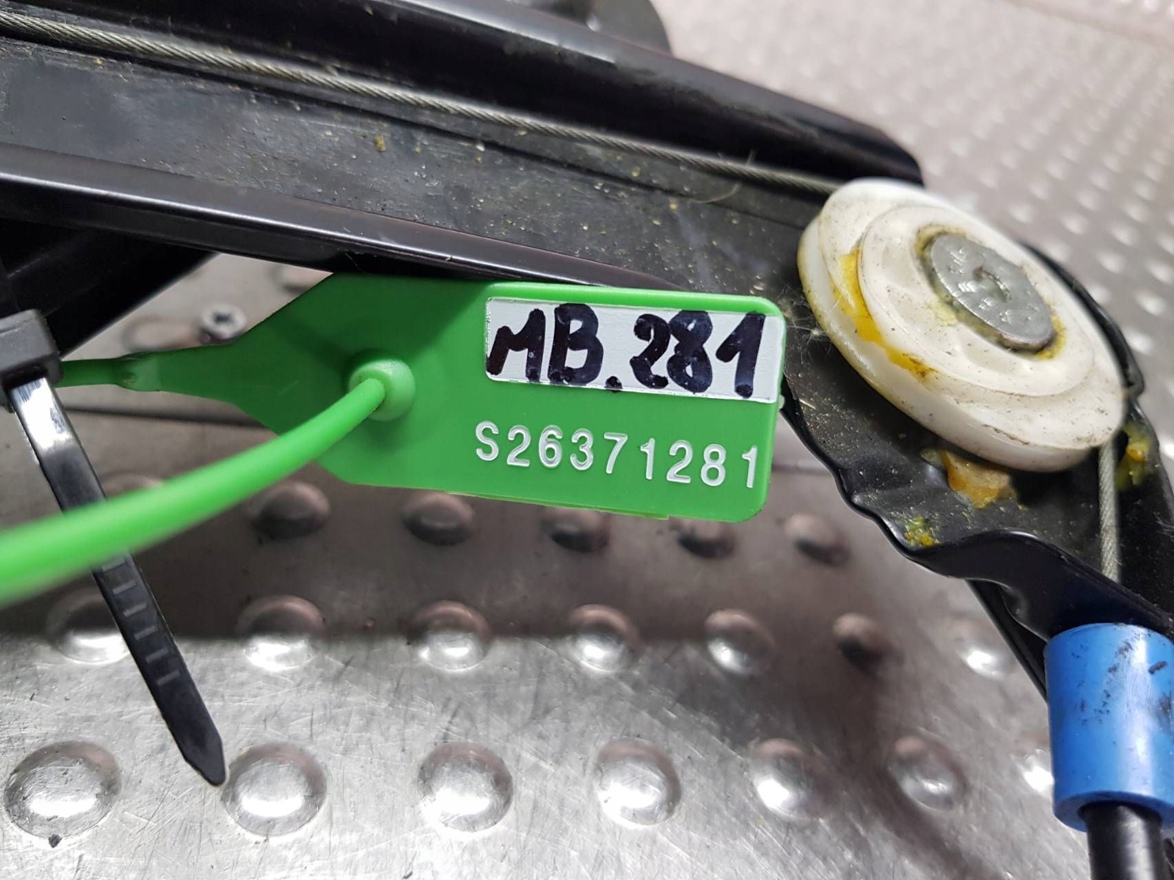 window regulator left front 8243803 BMW X5 E53