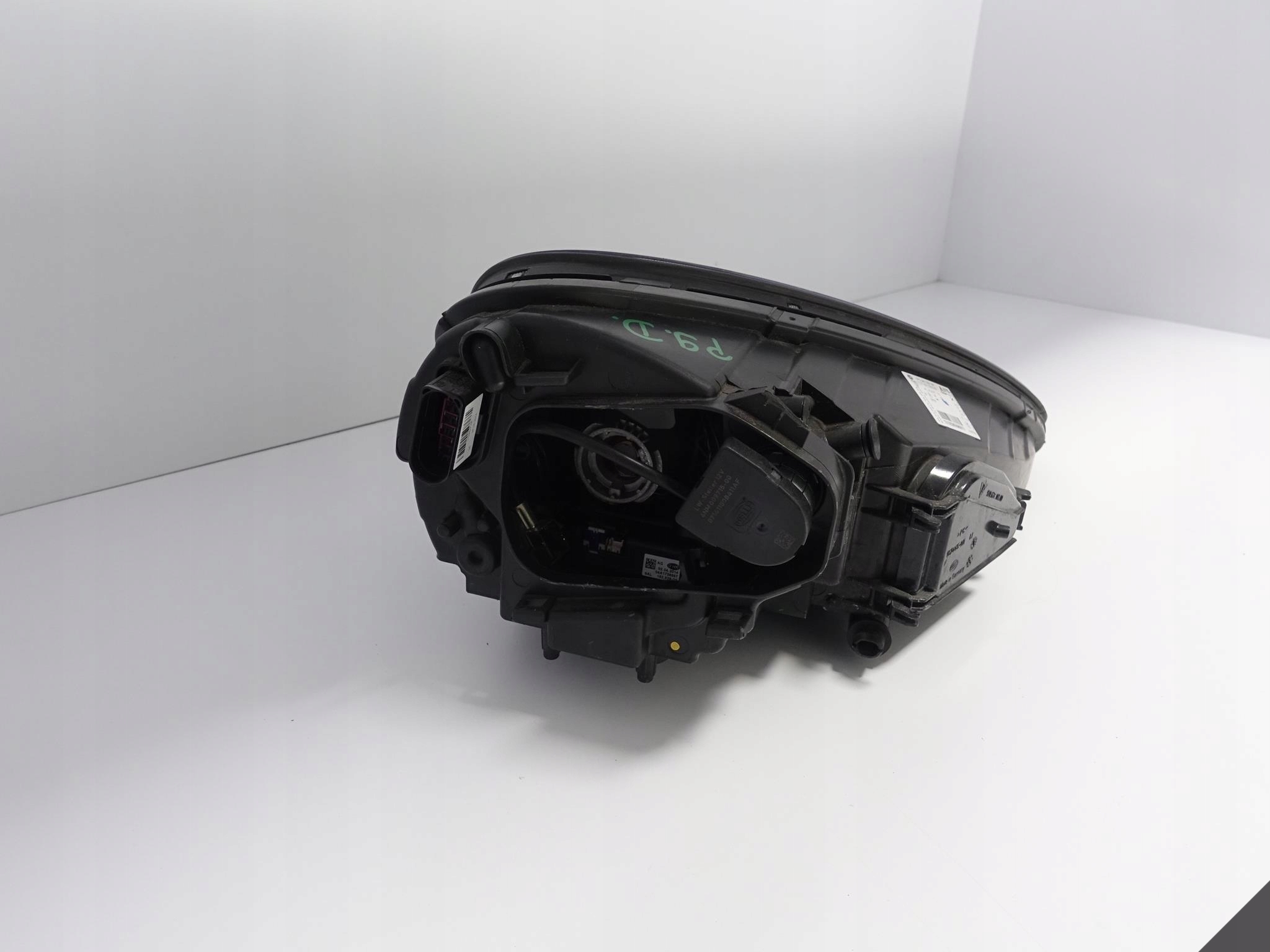 PORSCHE CAYENNE 7P5 958 10-14 TURBO GTS light XENON + LED left front EU