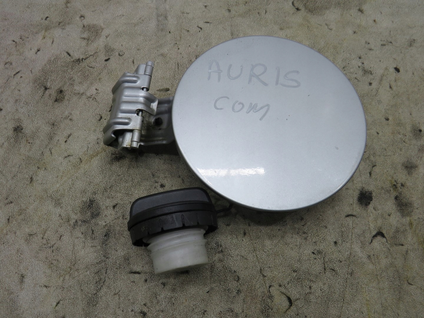 KLAPKA WLEWU PALIWA KOMBI AURIS II