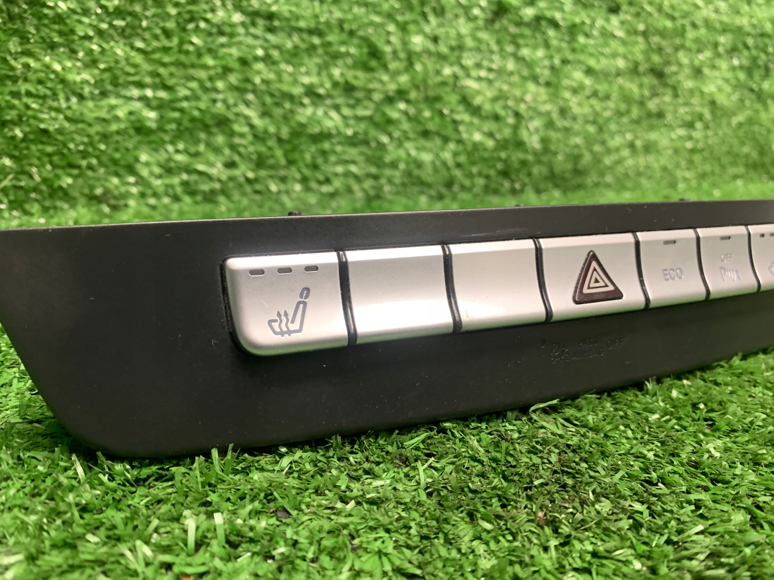Panel Bouton Mercedes-Benz OE A2049050302