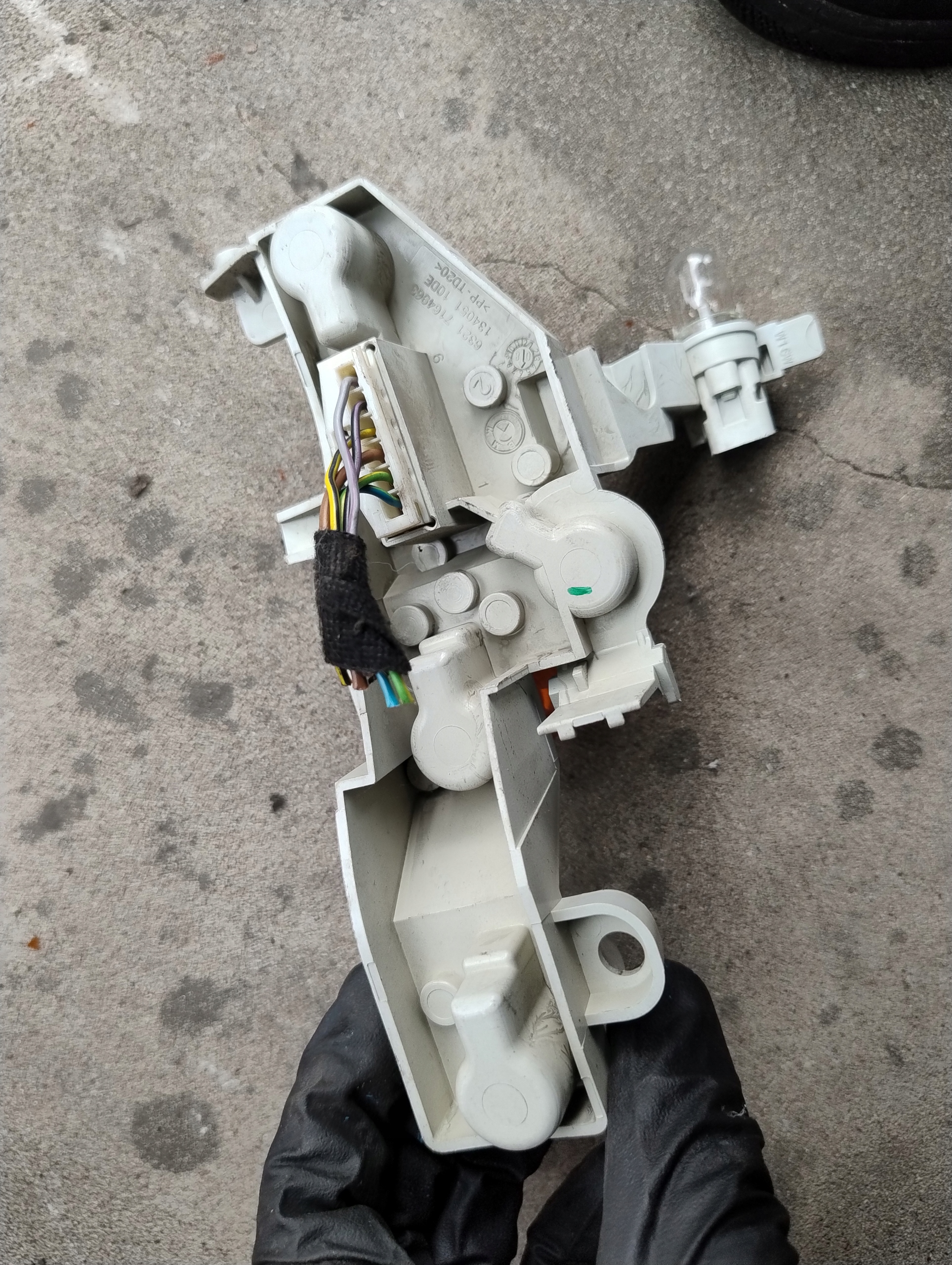 light housing Z connecting spoiler left rear part BMW E87 7164963