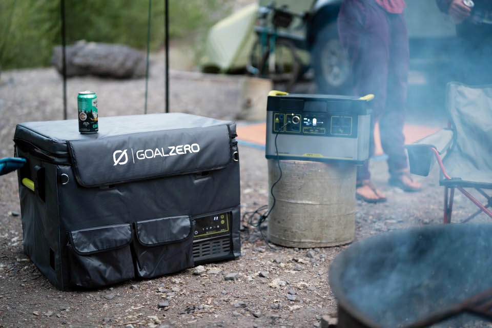 Lodówka kompresorowa 52,6L z opcją zamrażalki do -20C 12V / 230V aplikacja Zasilanie gniazdo zapalniczki samochodowej sieciowe