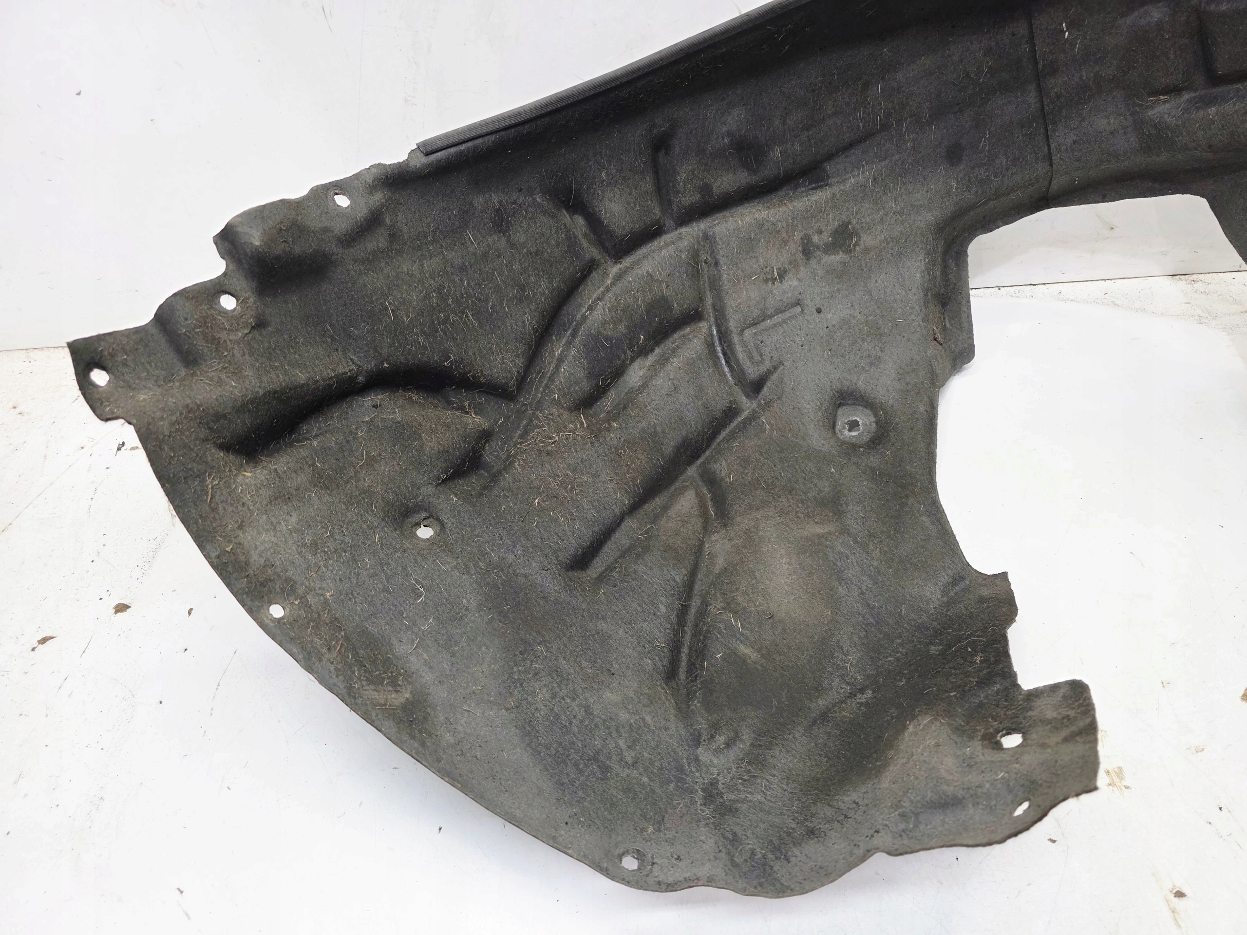 mudguard left front MATERIALOWE AUDI A5 8W SPORTBACK 8W6821171C