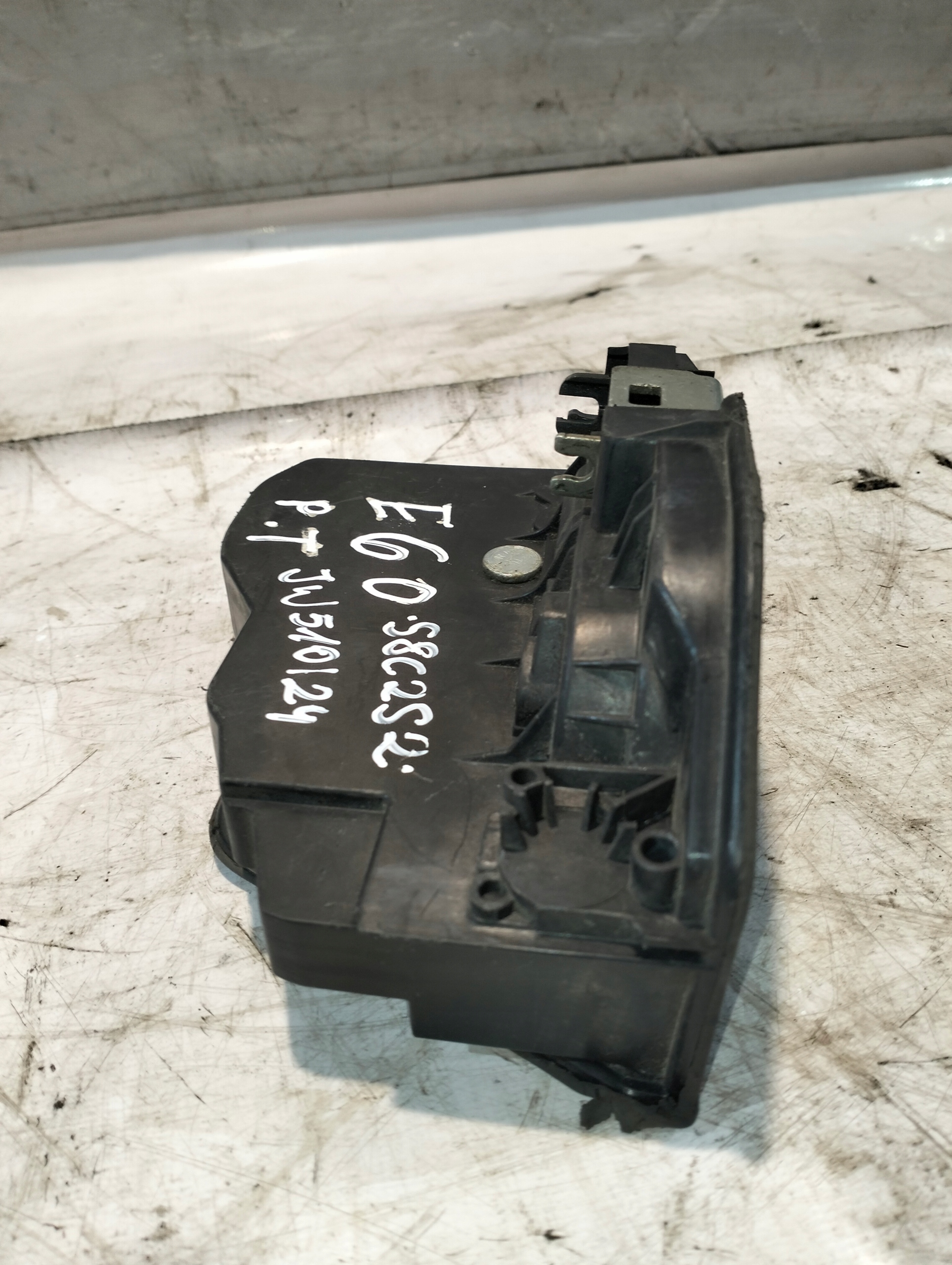 lock door rear right 7229460 BMW E60 7PIN