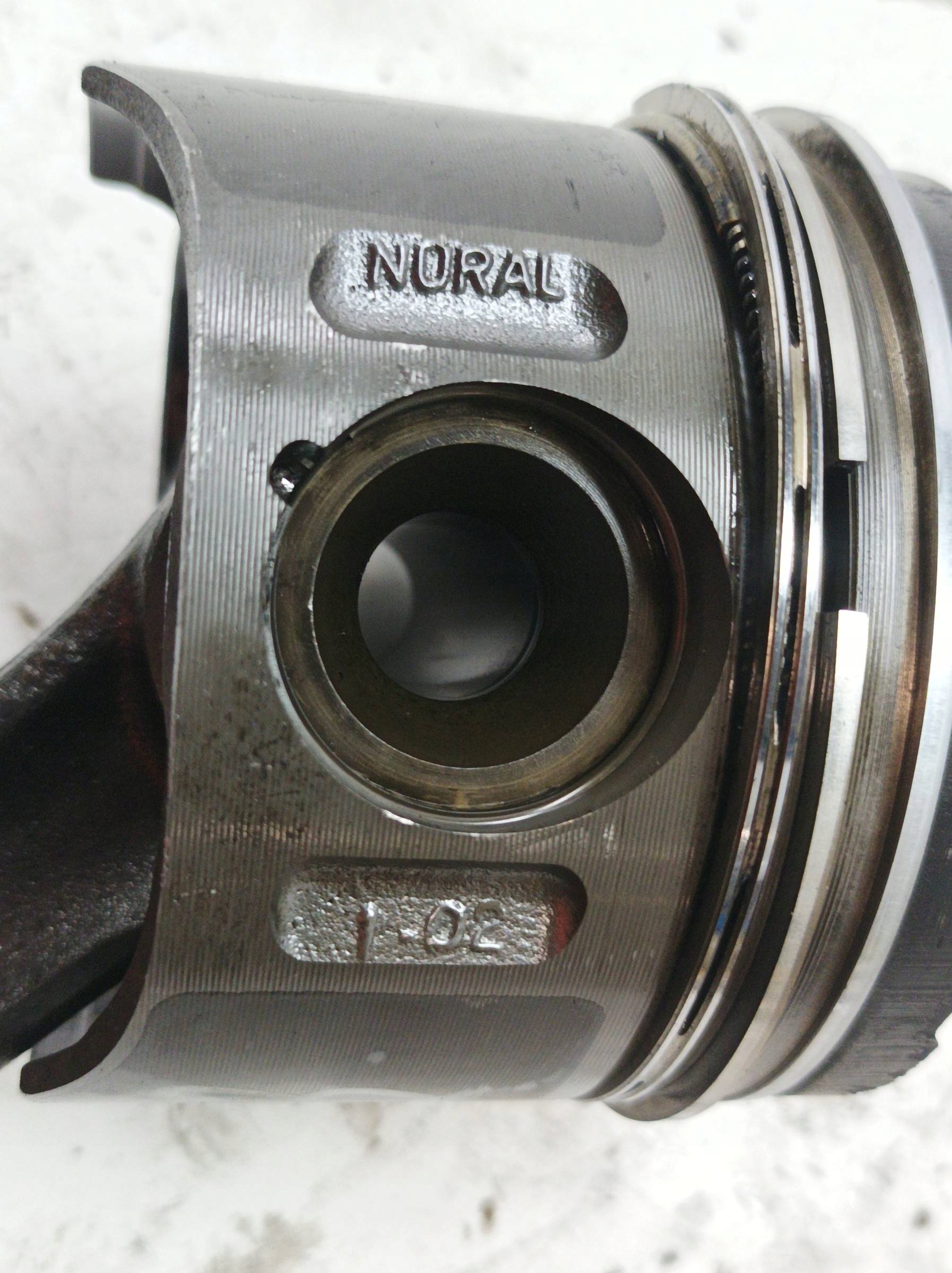 piston connecting rod 2.2 CRD CDI Chrysler PT Cruiser and (2000-2010)