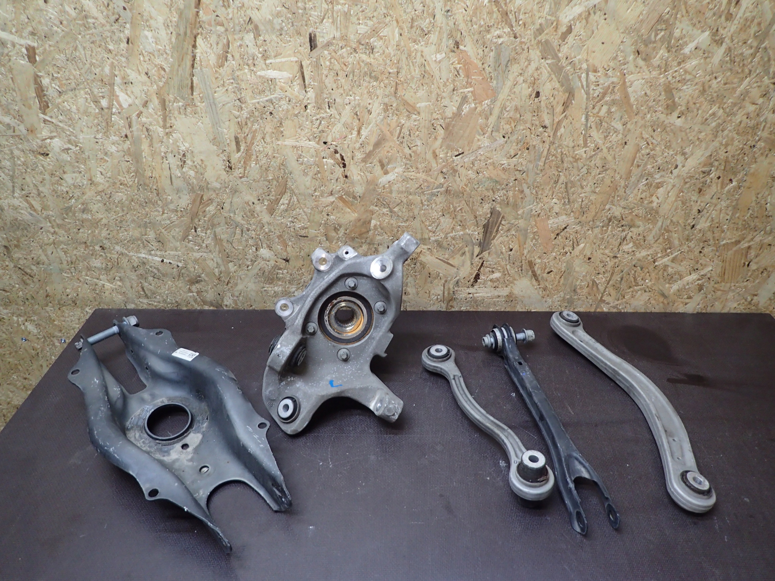 ARM SWING REAR PART LEFT MERCEDES GLC X253 W253
