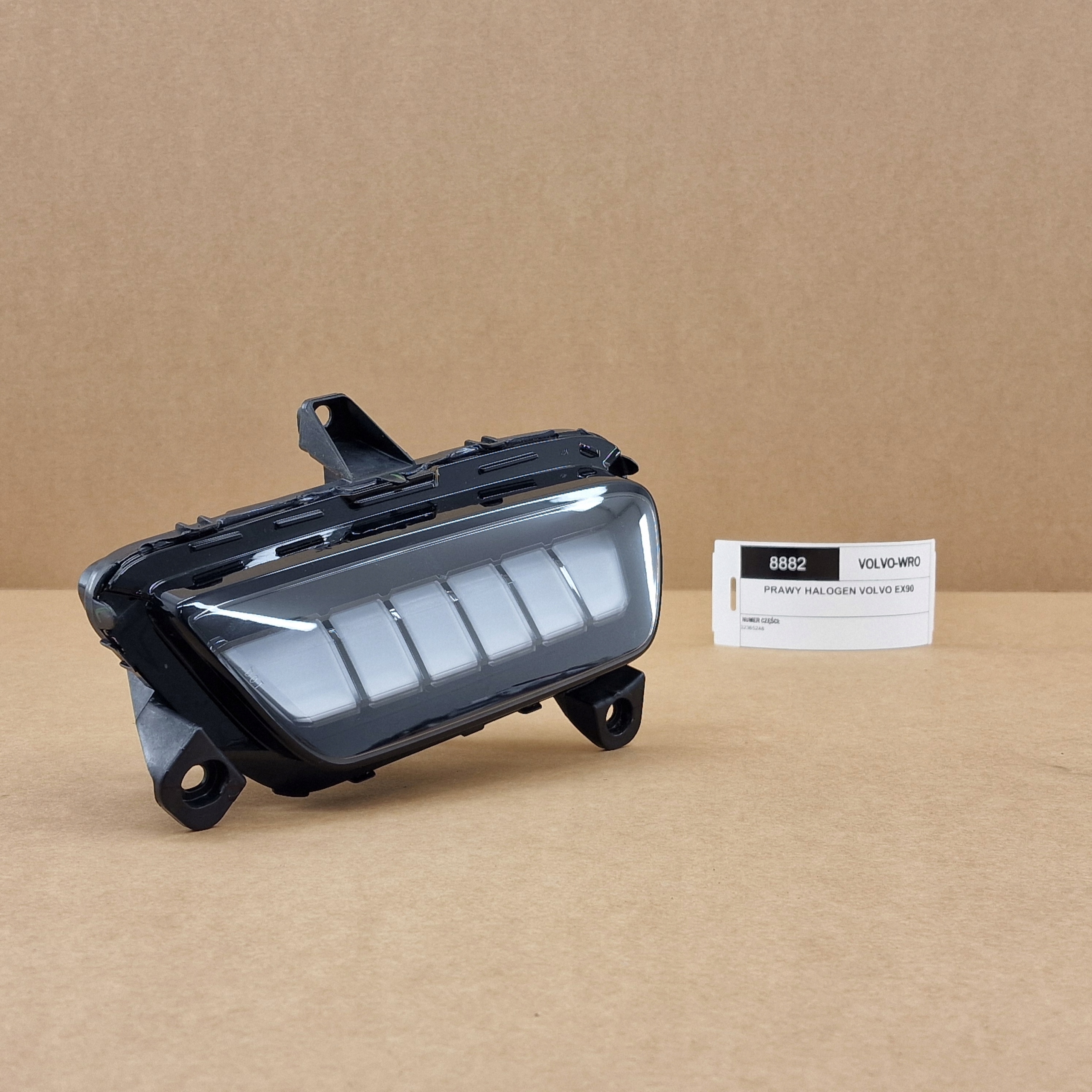 right fog light LED DRL VOLVO EX90