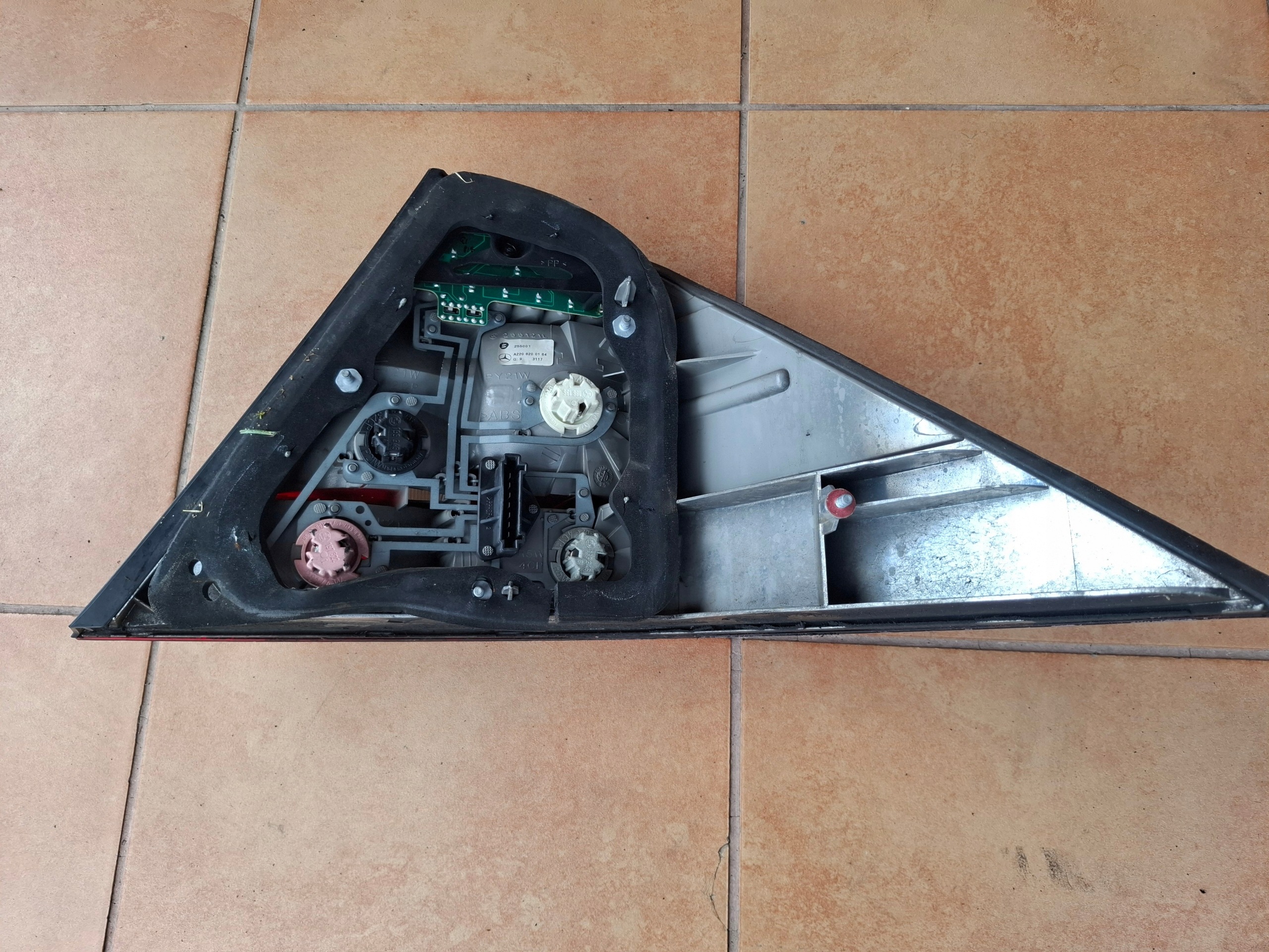 light left rear part MERCEDES W220 A2208200164