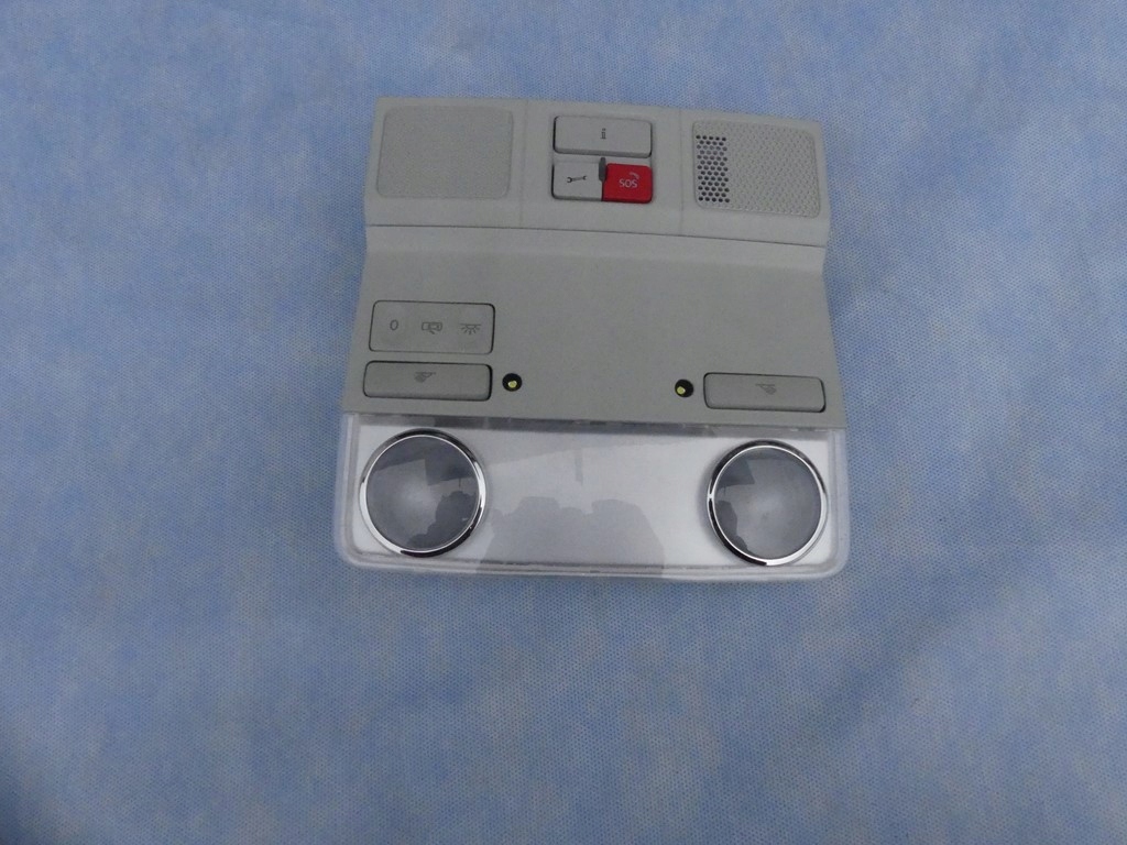 SKODA KAROQ лампочка Обшивка потолка 57B947105D