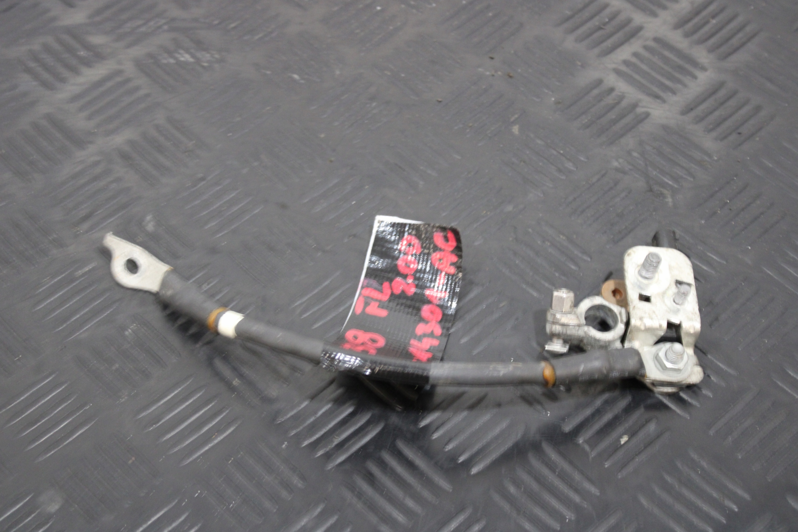 Klemme AKUMULATORA EJ32-14301-AC LAND ROVER EVOQUE L538 LIFT