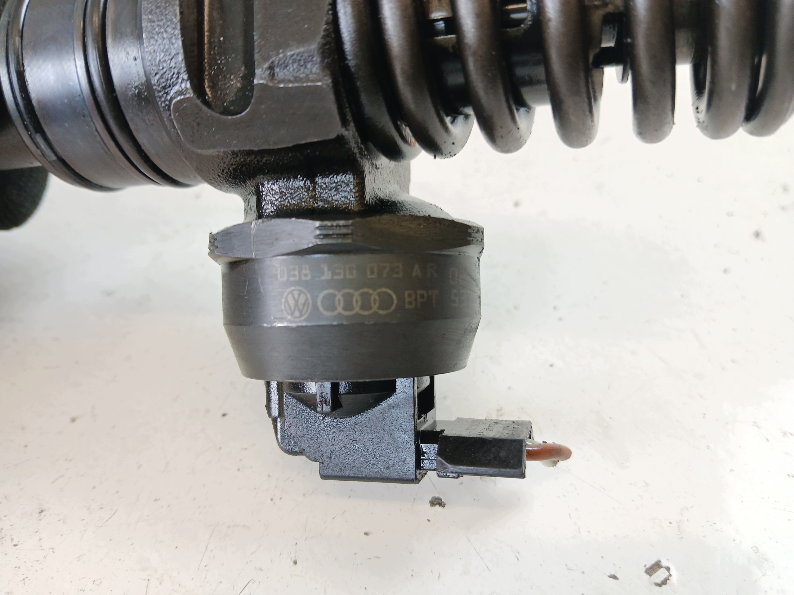 AUDI A4 B6 VW PASSAT B5 FL 1.9 TDI Pumpedüse Einspritzdüse 038130073AR