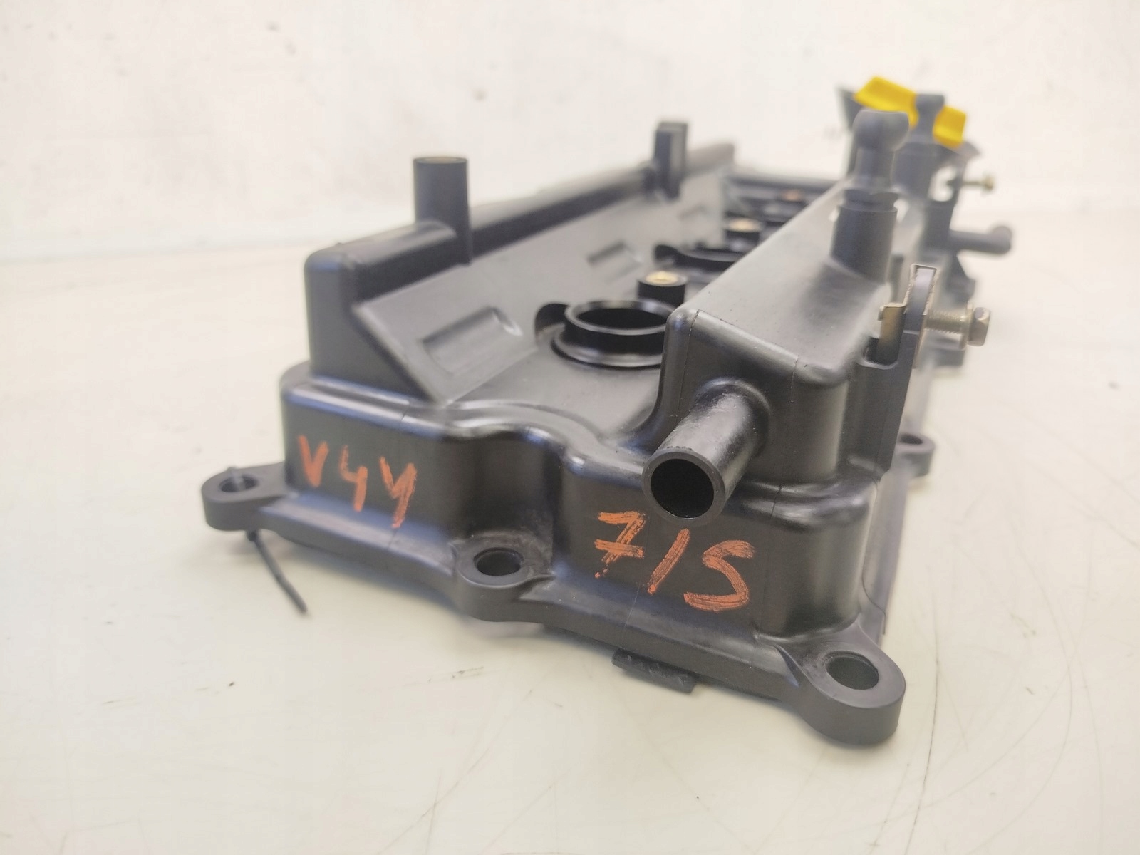 Abdeckung der Ventile Nissan 101002A01A 3.5 V6 V4YA715